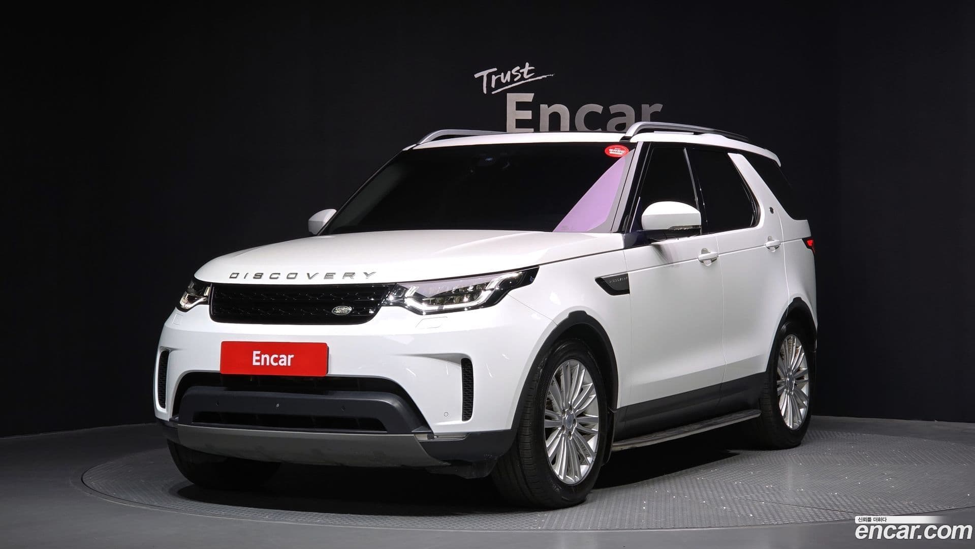 Main__Slider__Photo:Discovery Land Rover 2017.11-0