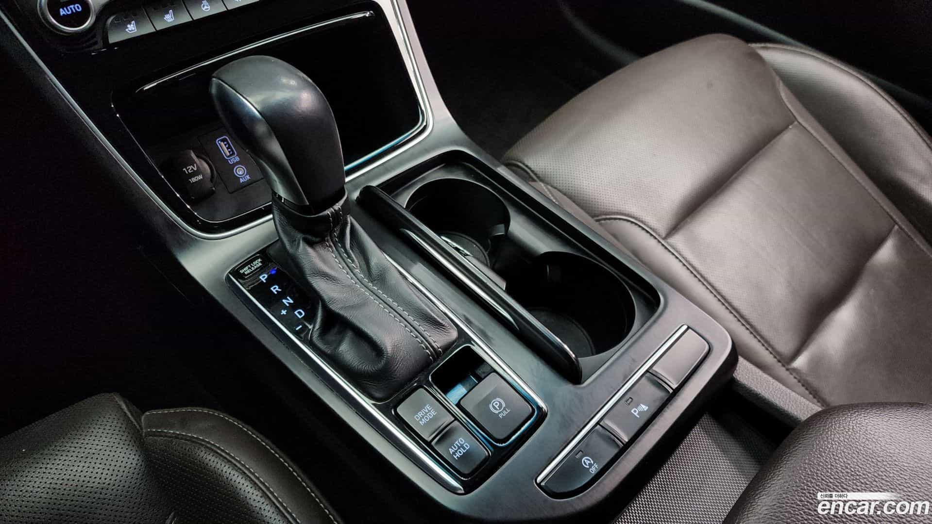 Grandeur Hyundai 2017.0-INNER-009
