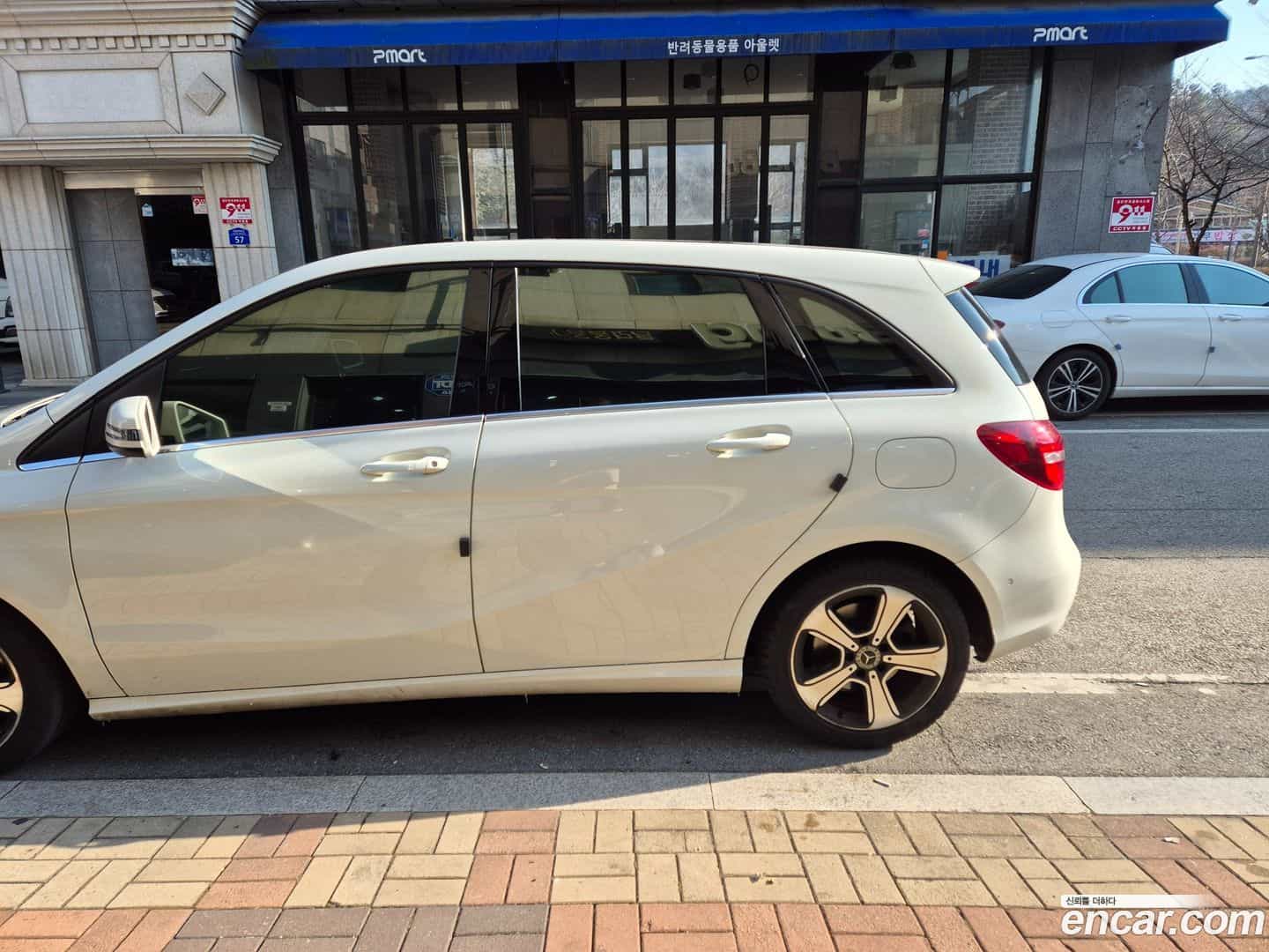 B-Class Mercedes-Benz 2017.10-OPTION-015