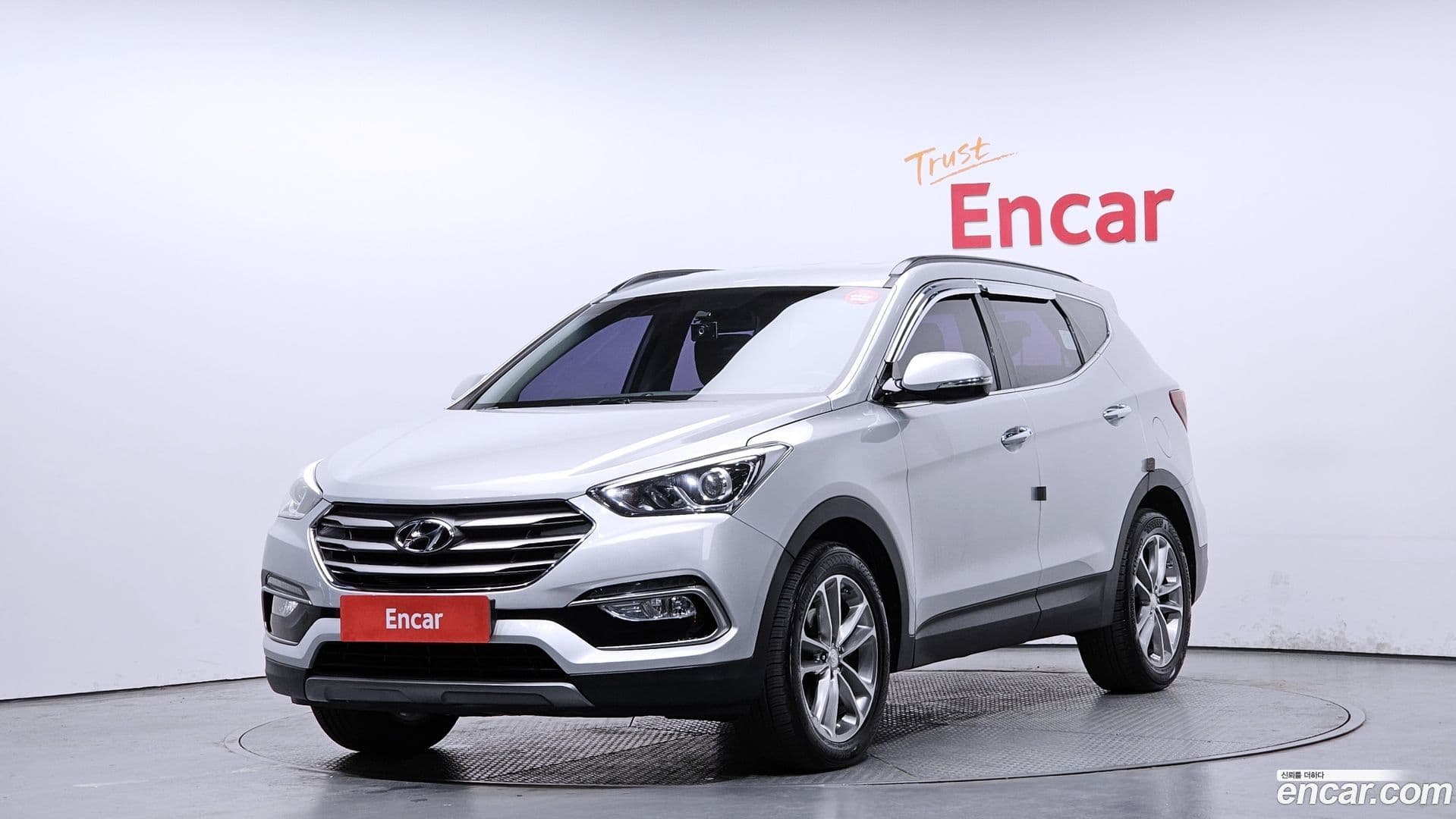 Main__Slider__Photo:Santafe Hyundai 2015.7-0