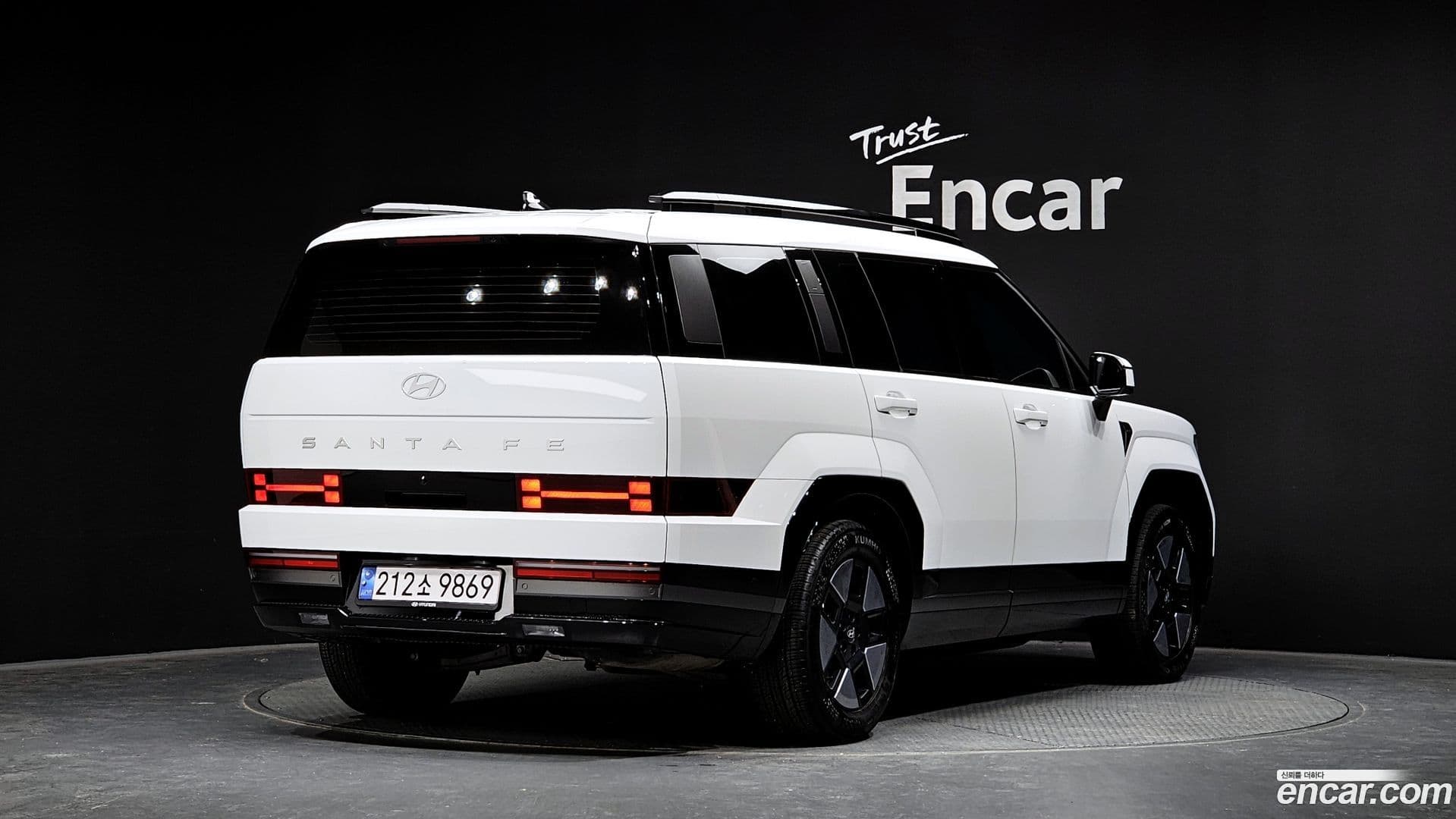 Main__Slider__Photo:Santafe Hyundai 2024.0-1