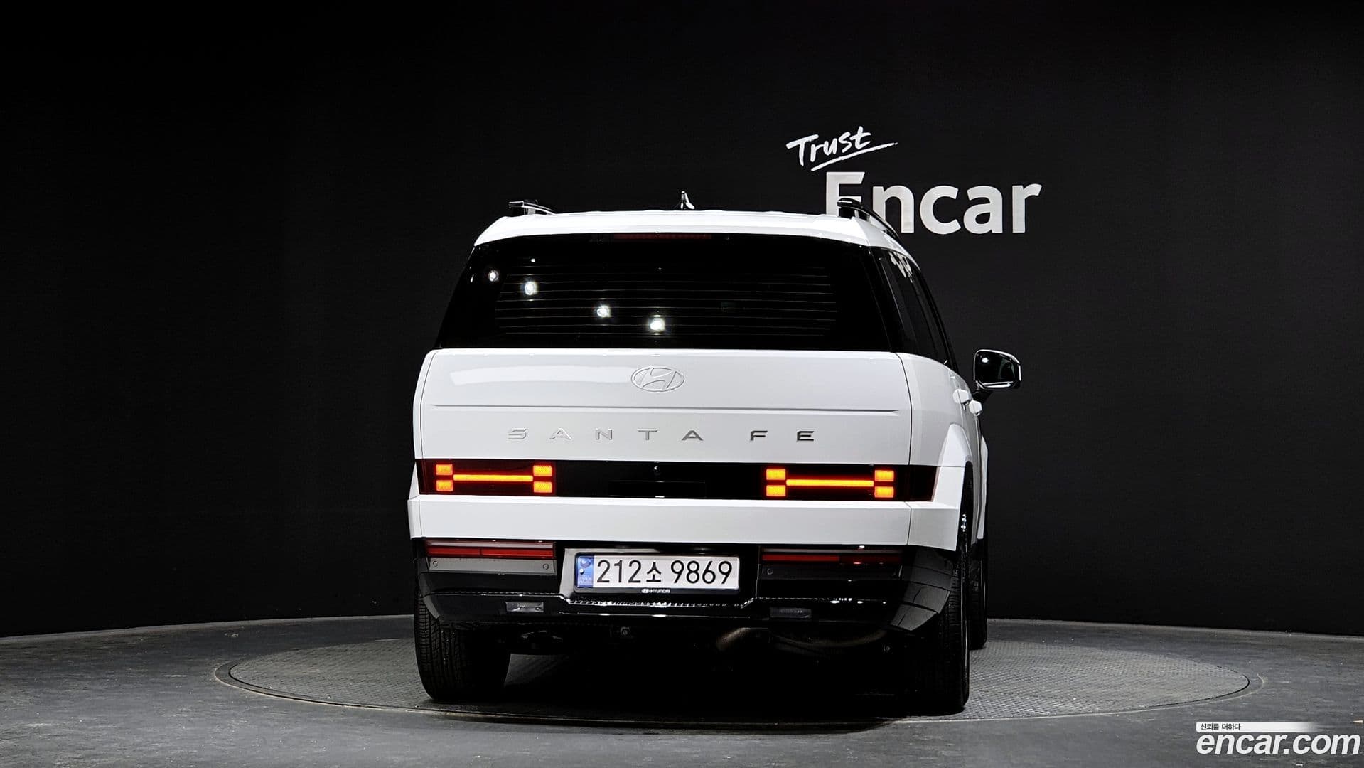 Main__Slider__Photo:Santafe Hyundai 2024.0-3