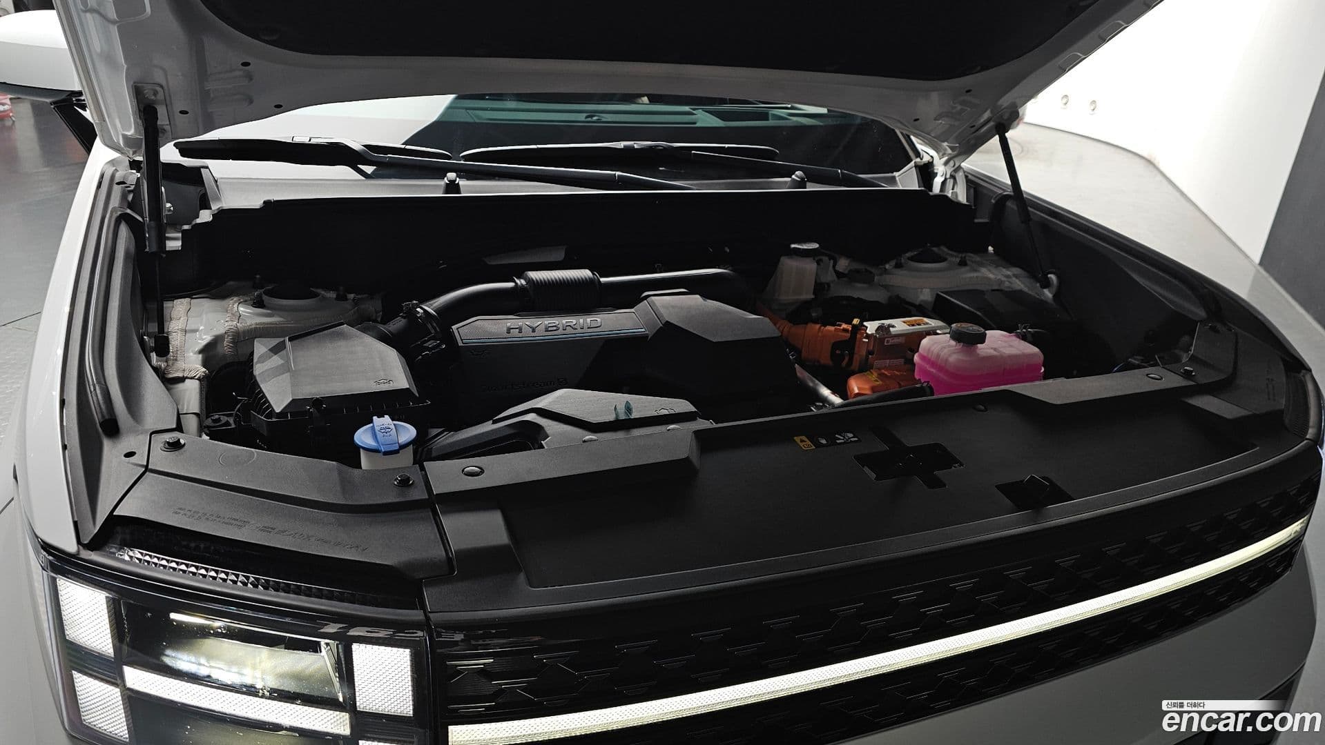 Main__Slider__Photo:Santafe Hyundai 2024.0-5