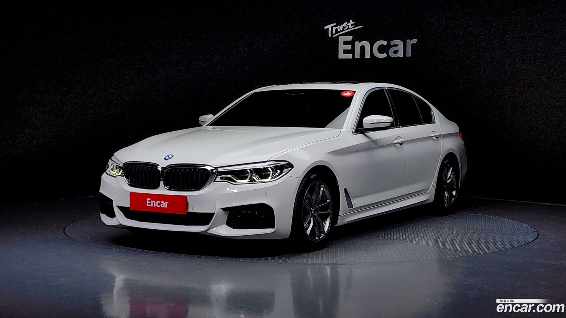 Main__Slider__Photo:5-Series BMW 2019.7-0