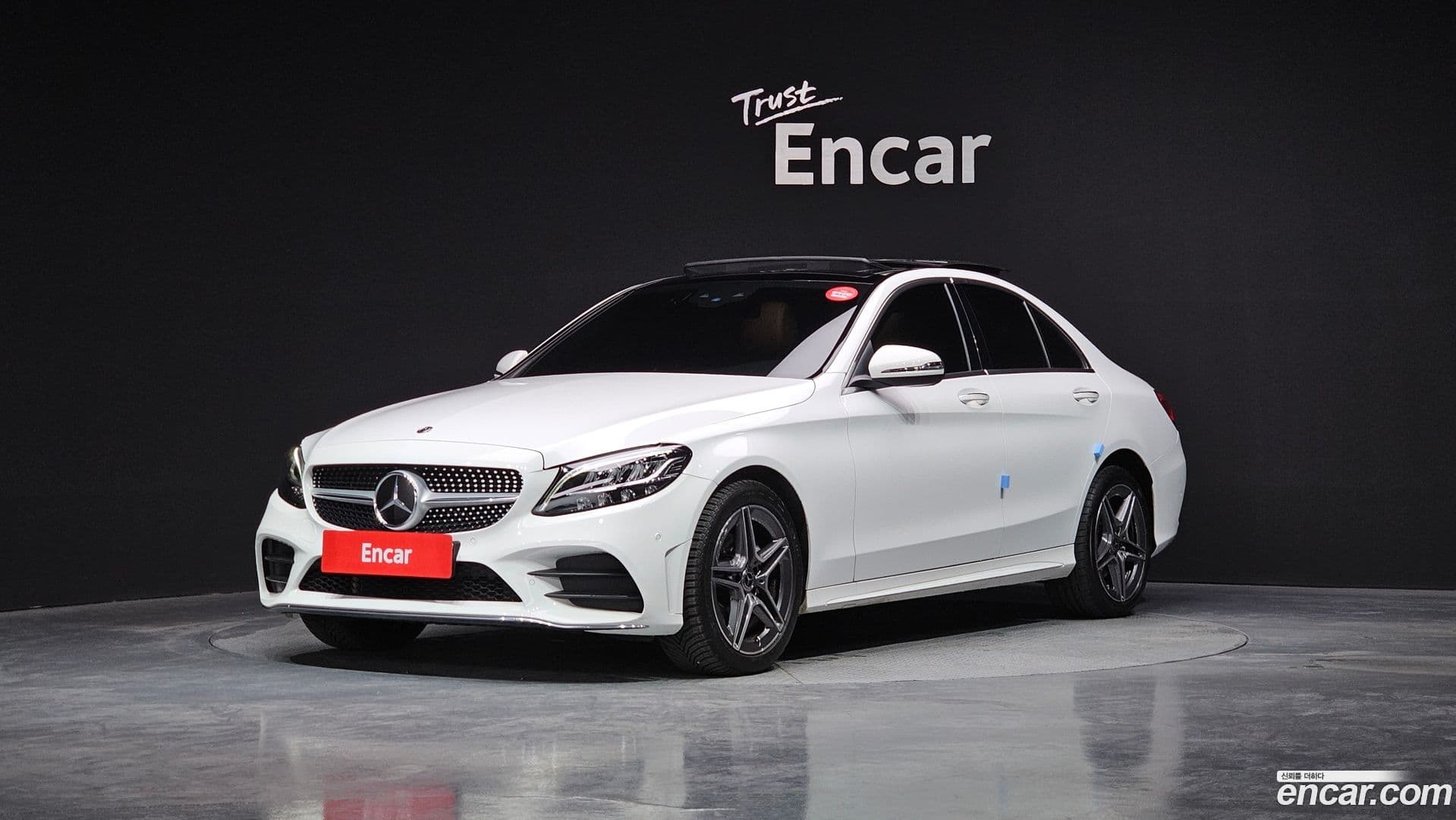 Main__Slider__Photo:C-Class Mercedes-Benz 2021.4-0