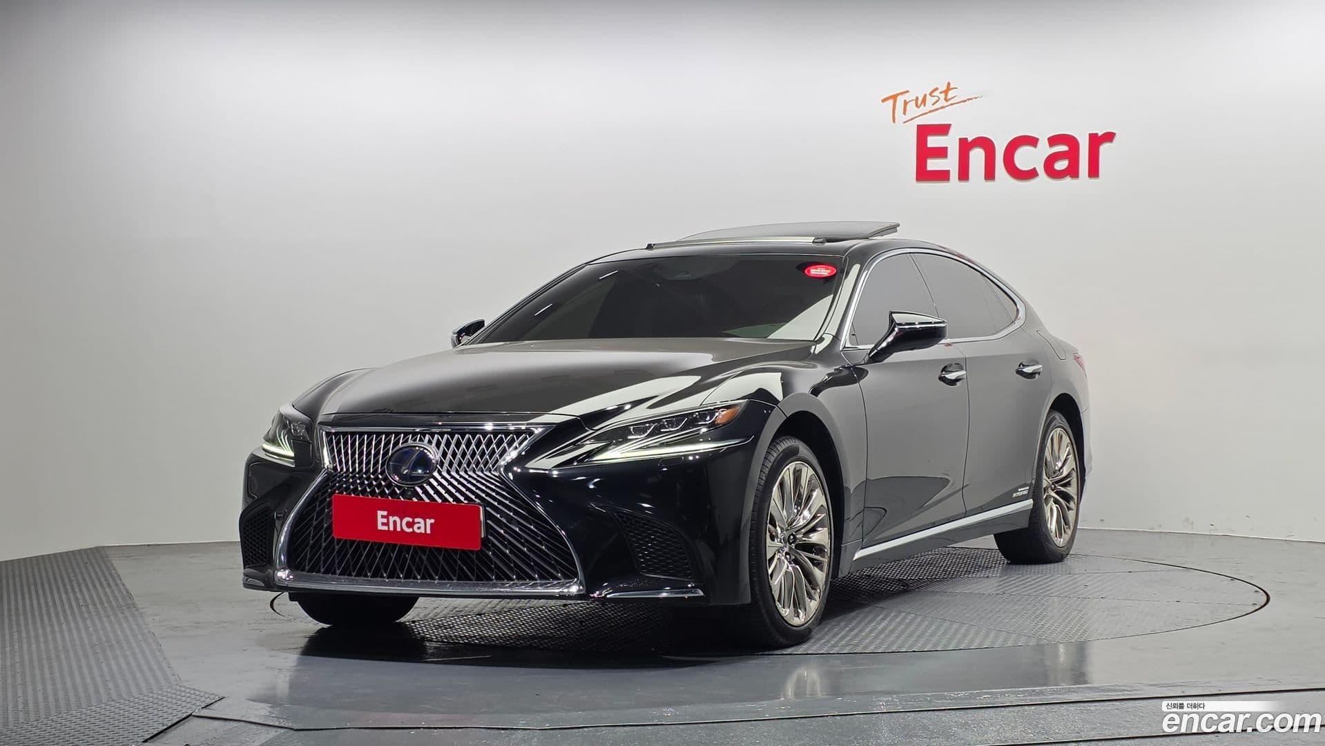 Main__Slider__Photo:LS Lexus 2020.9-0
