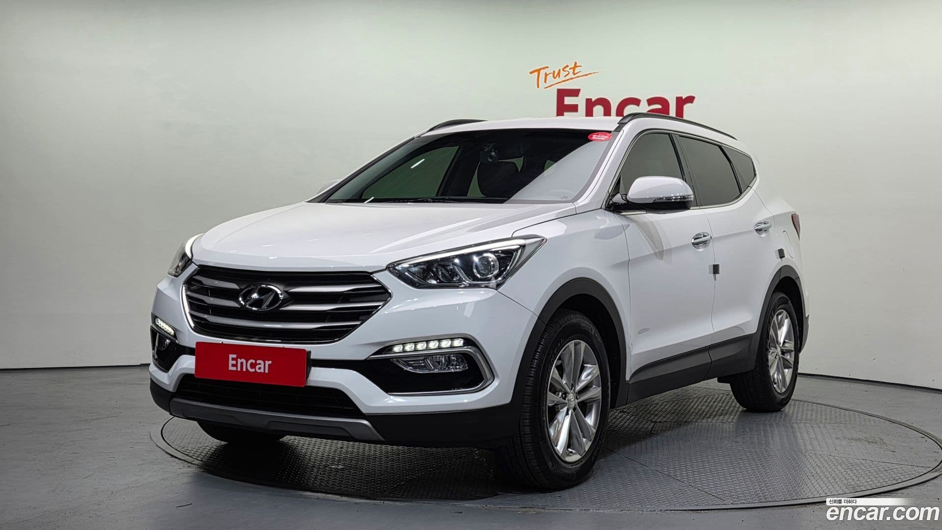 Main__Slider__Photo:Santafe Hyundai 2016.5-0