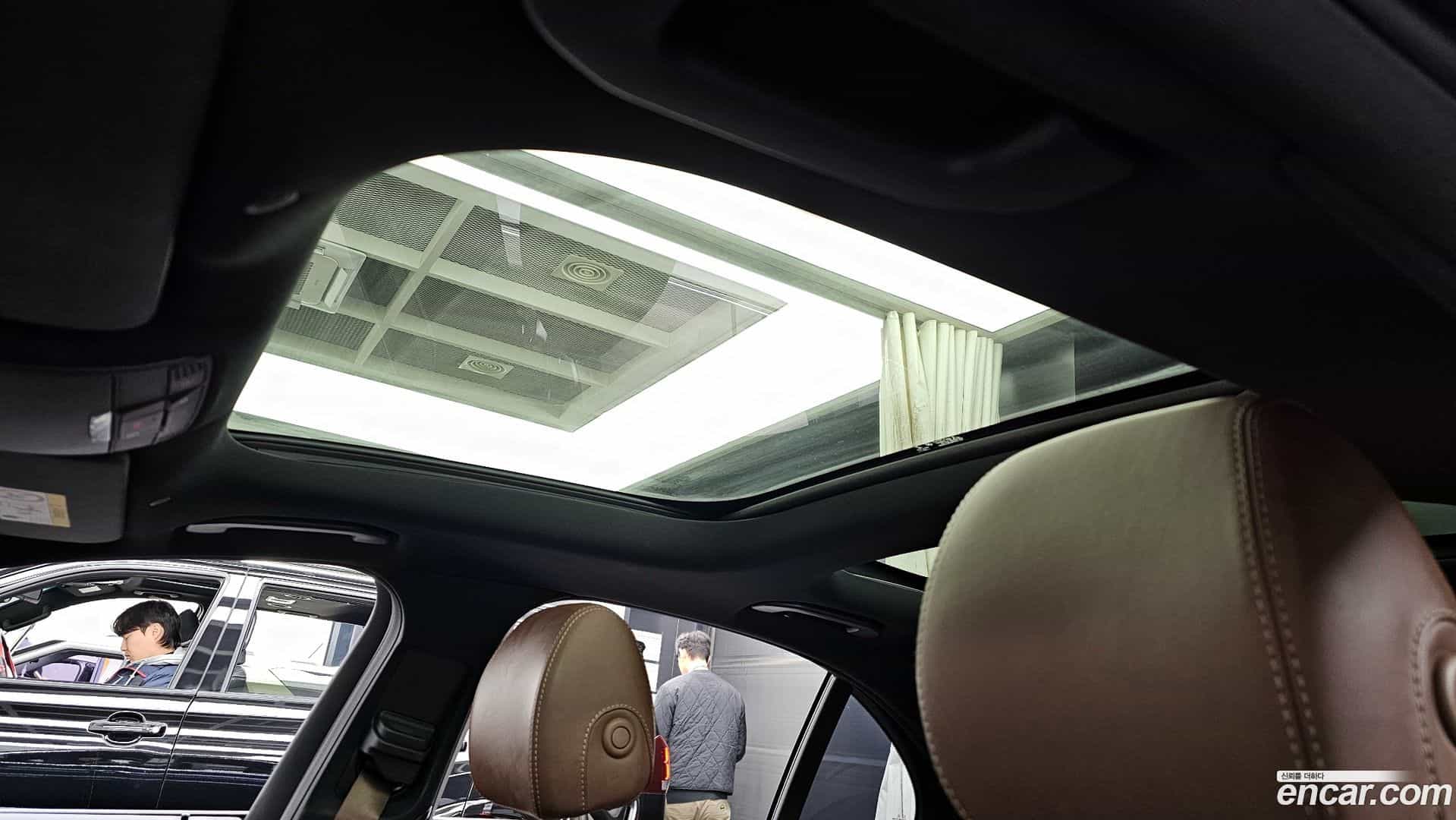 E-Class Mercedes-Benz 2023.8-OPTION-023