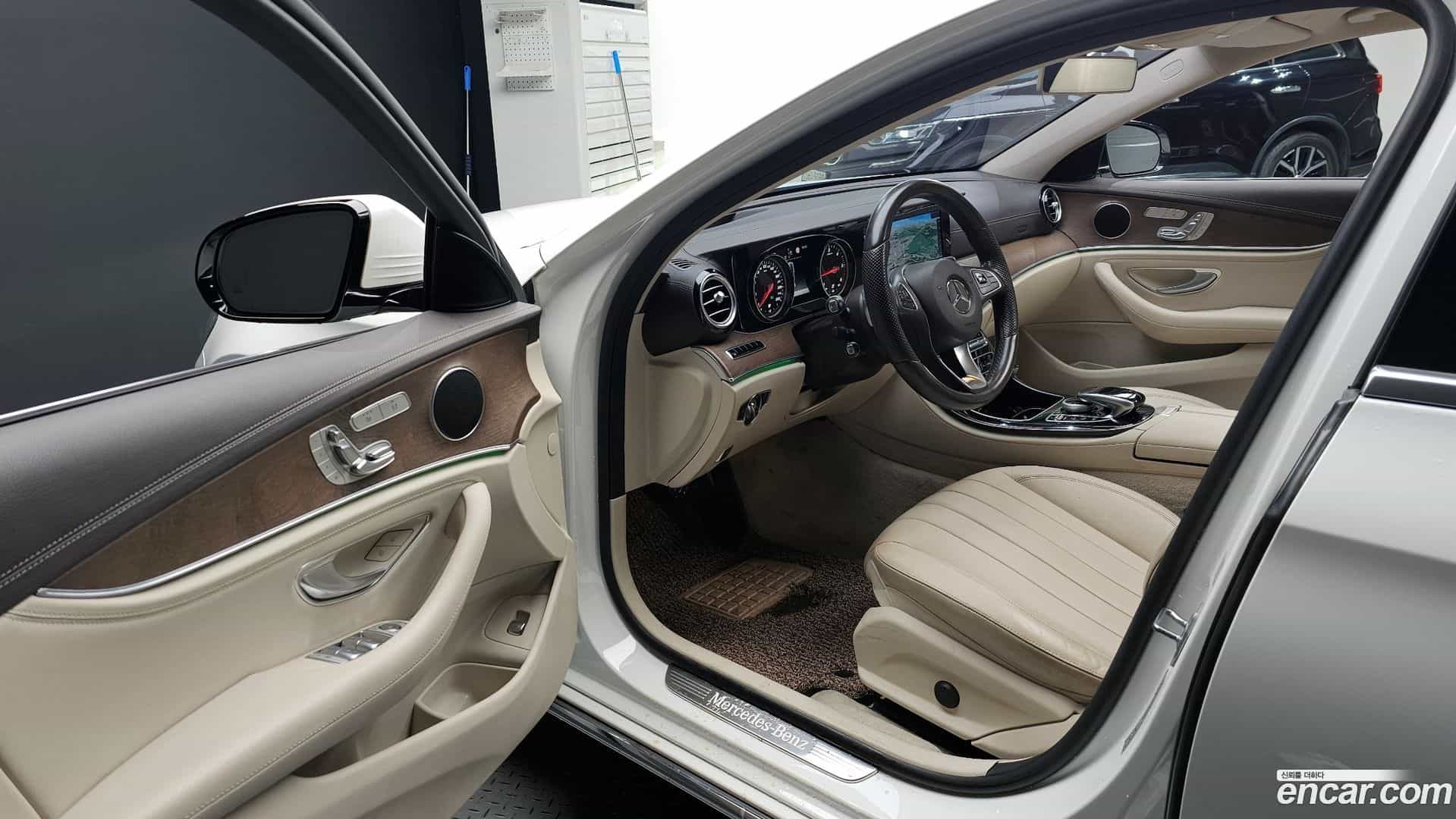 E-Class Mercedes-Benz 2017.7-INNER-010
