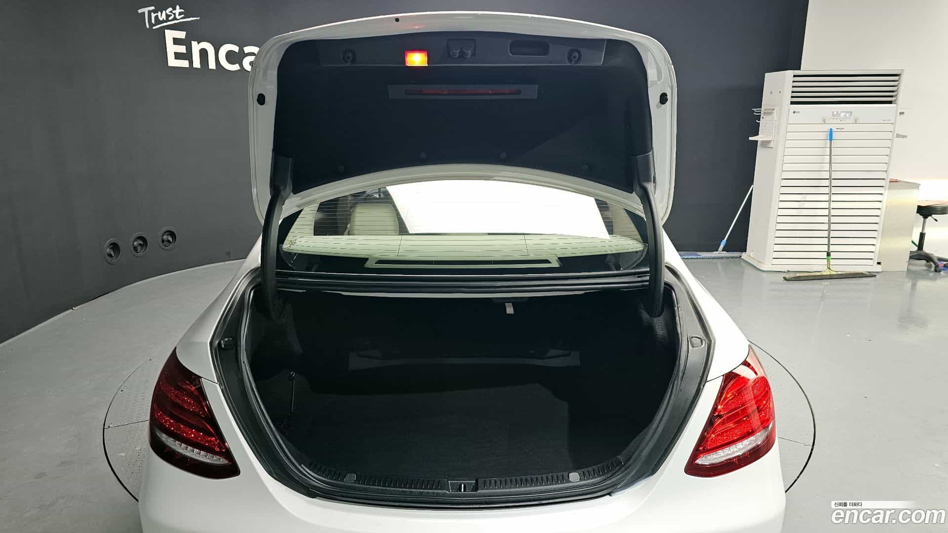 E-Class Mercedes-Benz 2017.7-OPTION-024