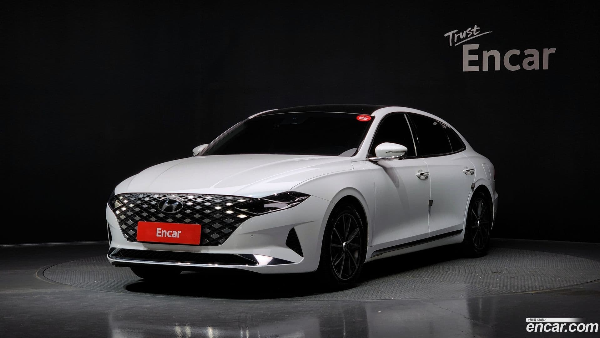 Main__Slider__Photo:Grandeur Hyundai 2020.4-0