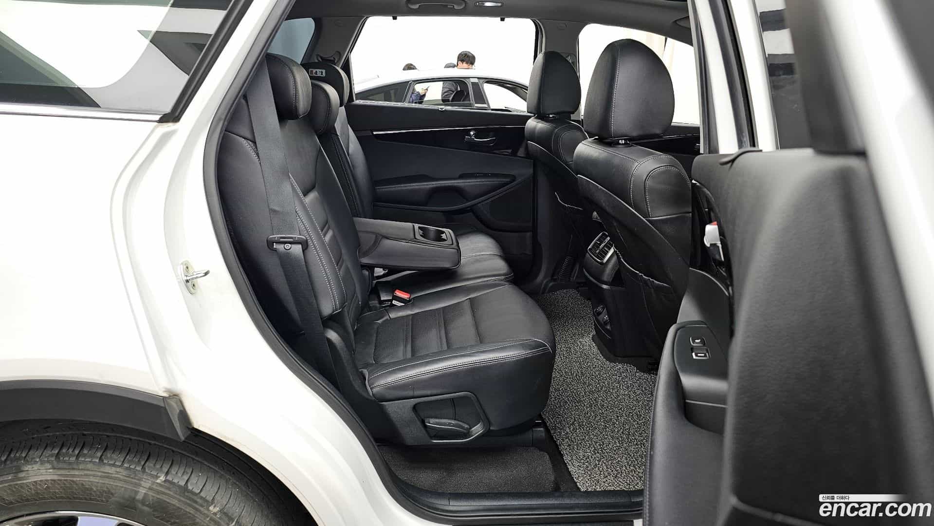 Sorento Kia 2018.8-OPTION-016