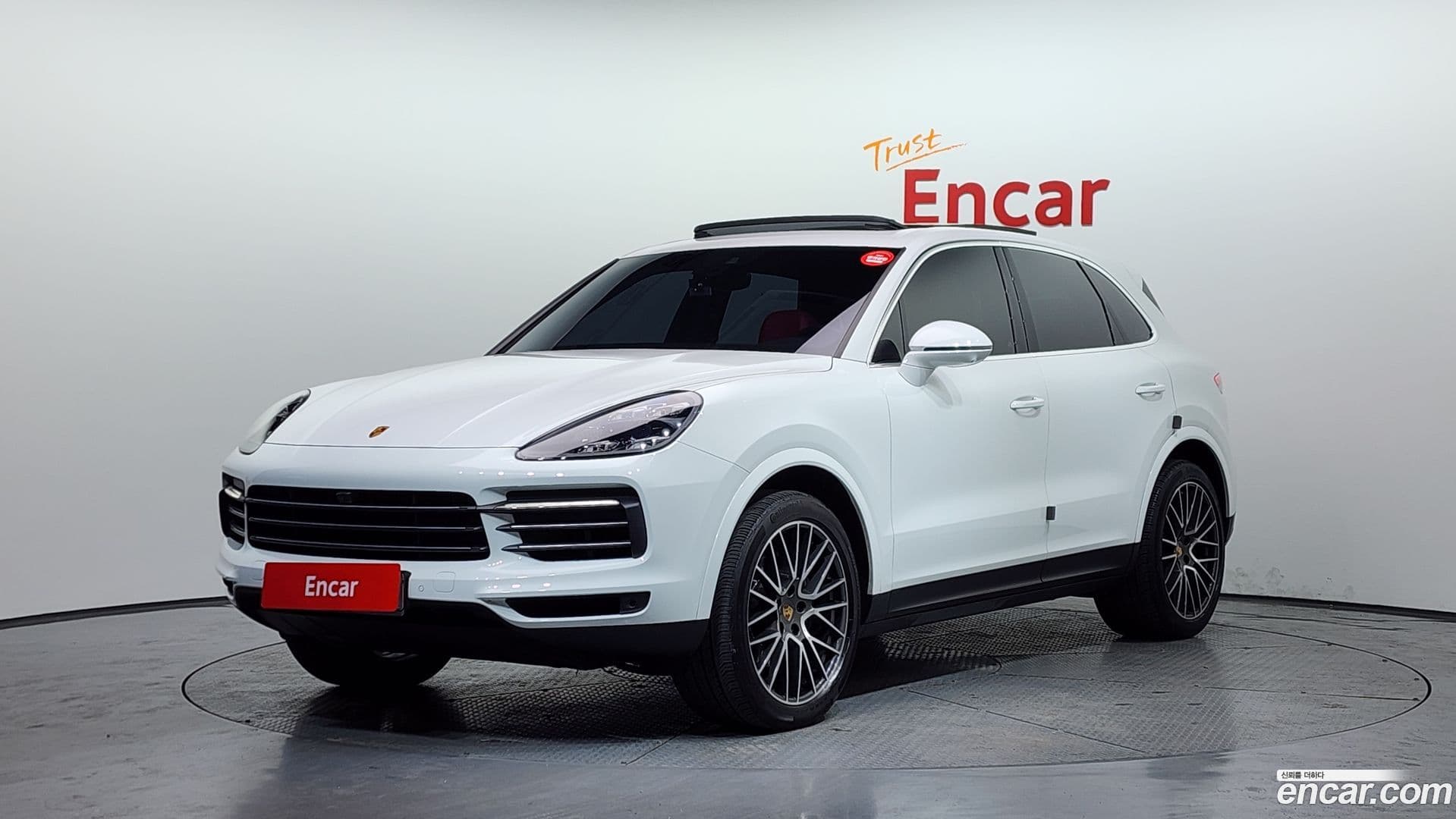 Main__Slider__Photo:Cayenne Porsche 2021.7-0