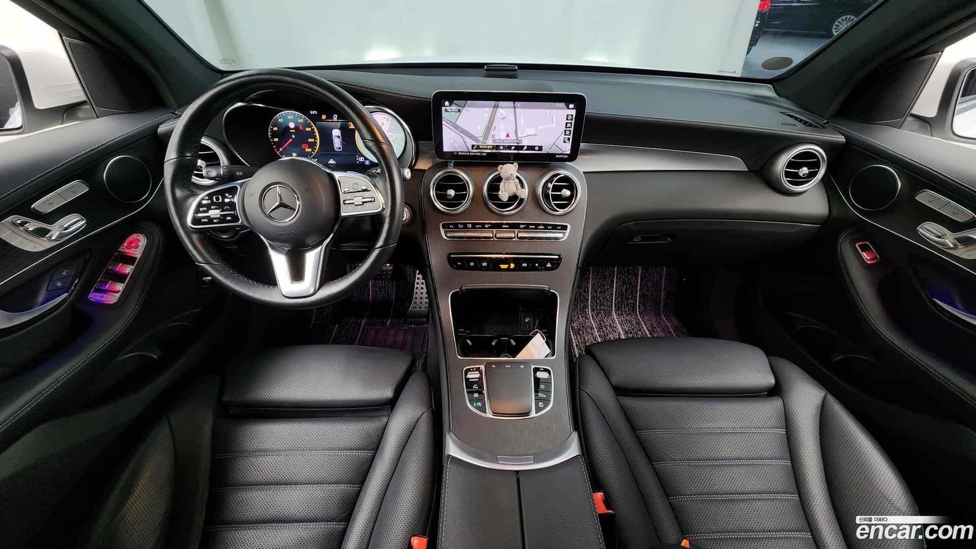 GLC-Class Mercedes-Benz 2023.1-INNER-007