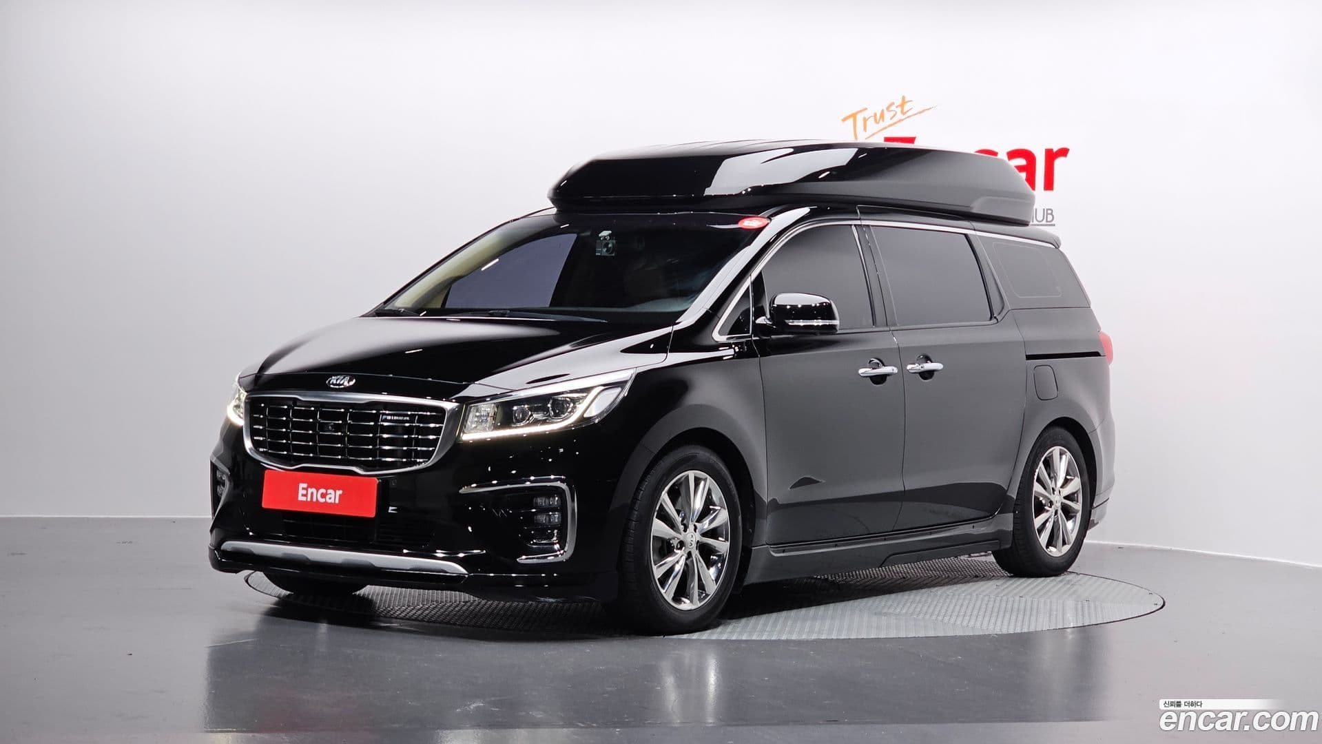 Main__Slider__Photo:Canival Kia 2019.3-0