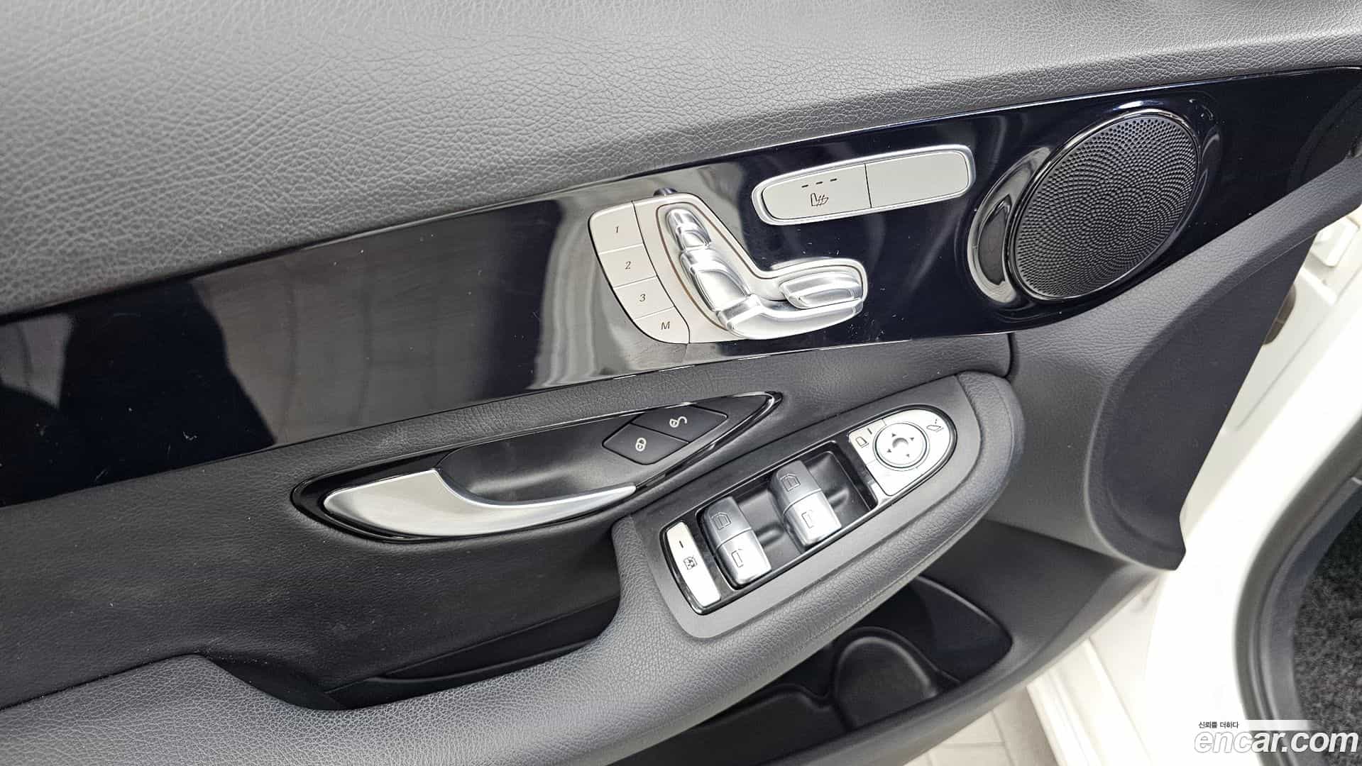 C-Class Mercedes-Benz 2015.7-OPTION-023