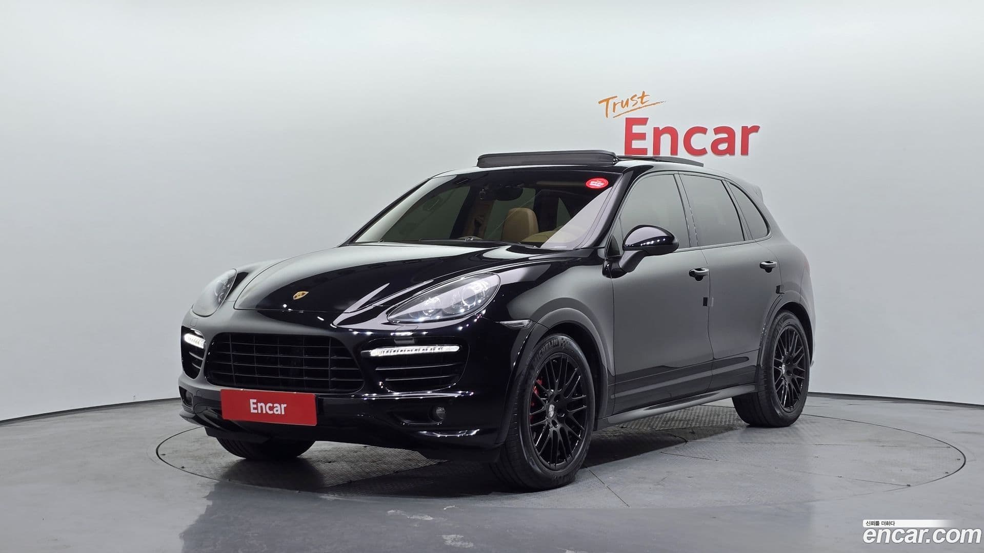 Main__Slider__Photo:Cayenne Porsche 2013.10-0