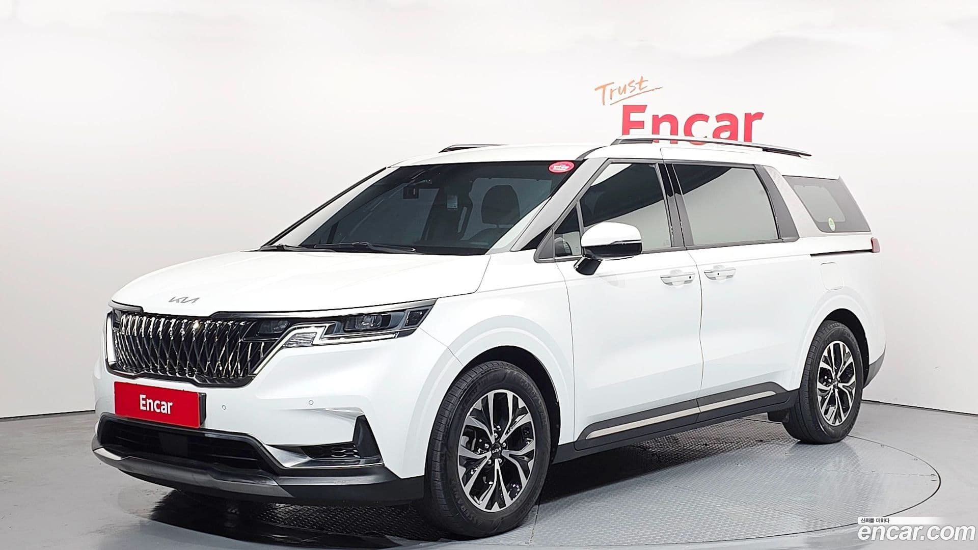 Main__Slider__Photo:Canival Kia 2023.1-0
