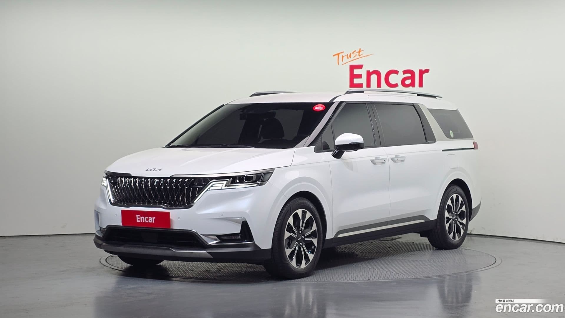 Main__Slider__Photo:Canival Kia 2023.0-0