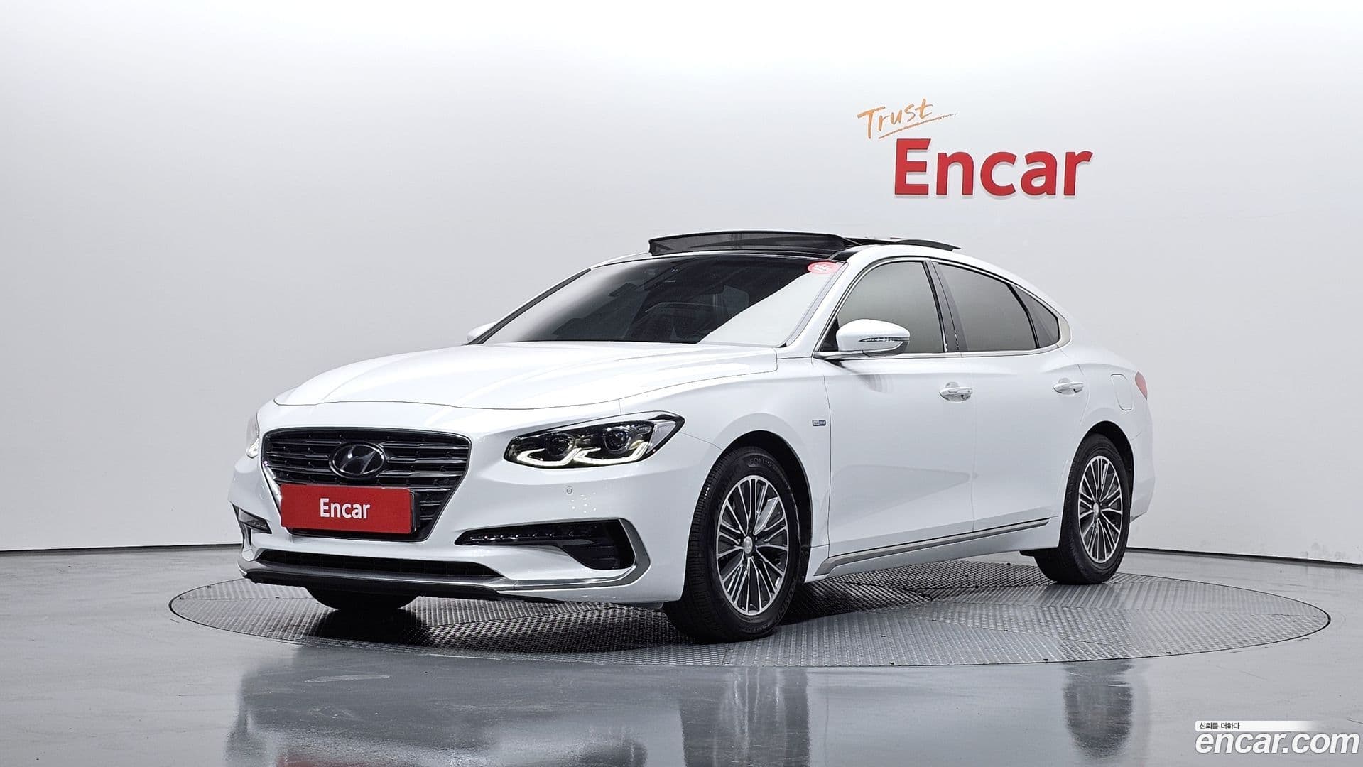 Main__Slider__Photo:Grandeur Hyundai 2017.9-0
