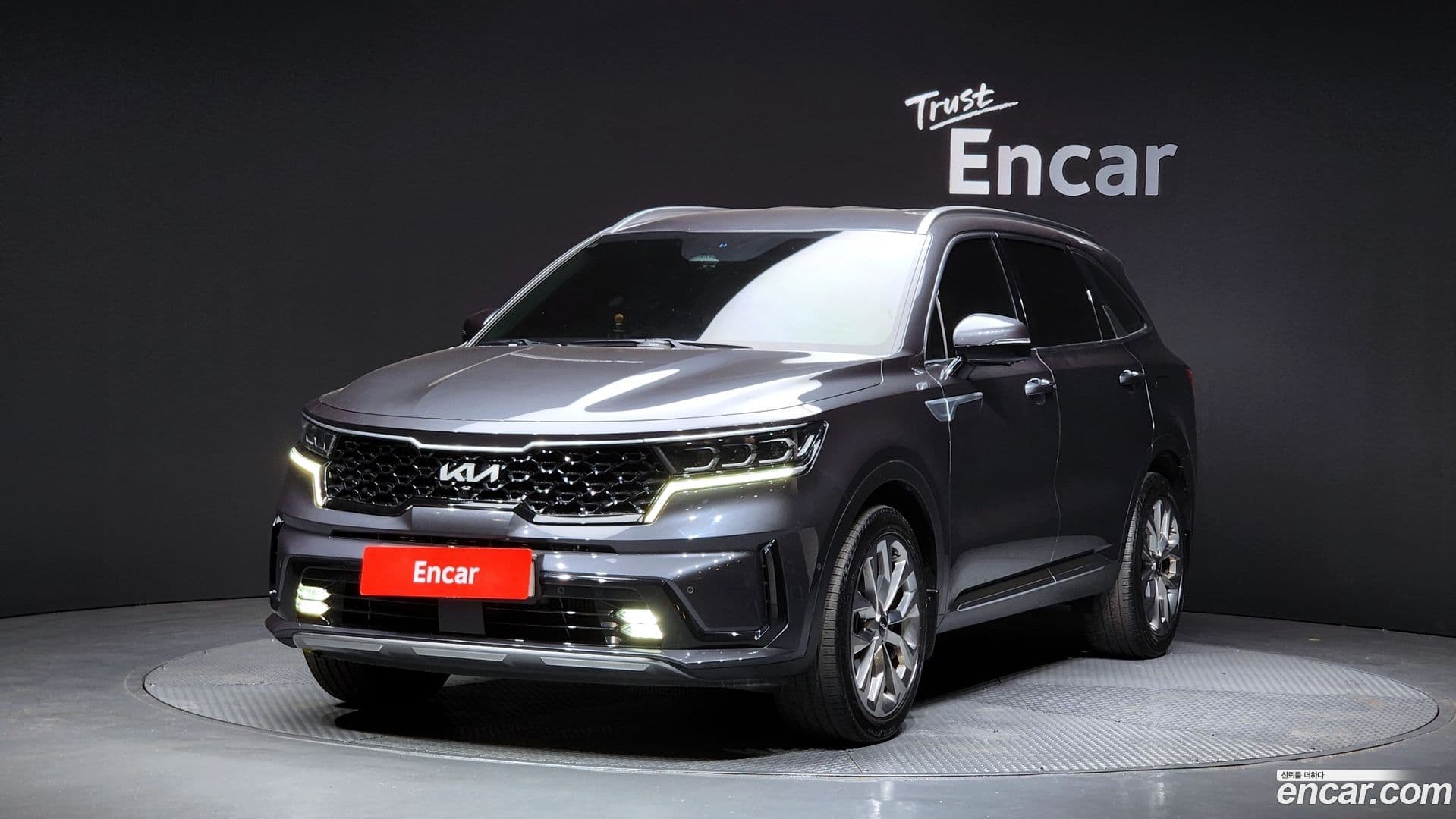 Main__Slider__Photo:Sorento Kia 2021.9-0