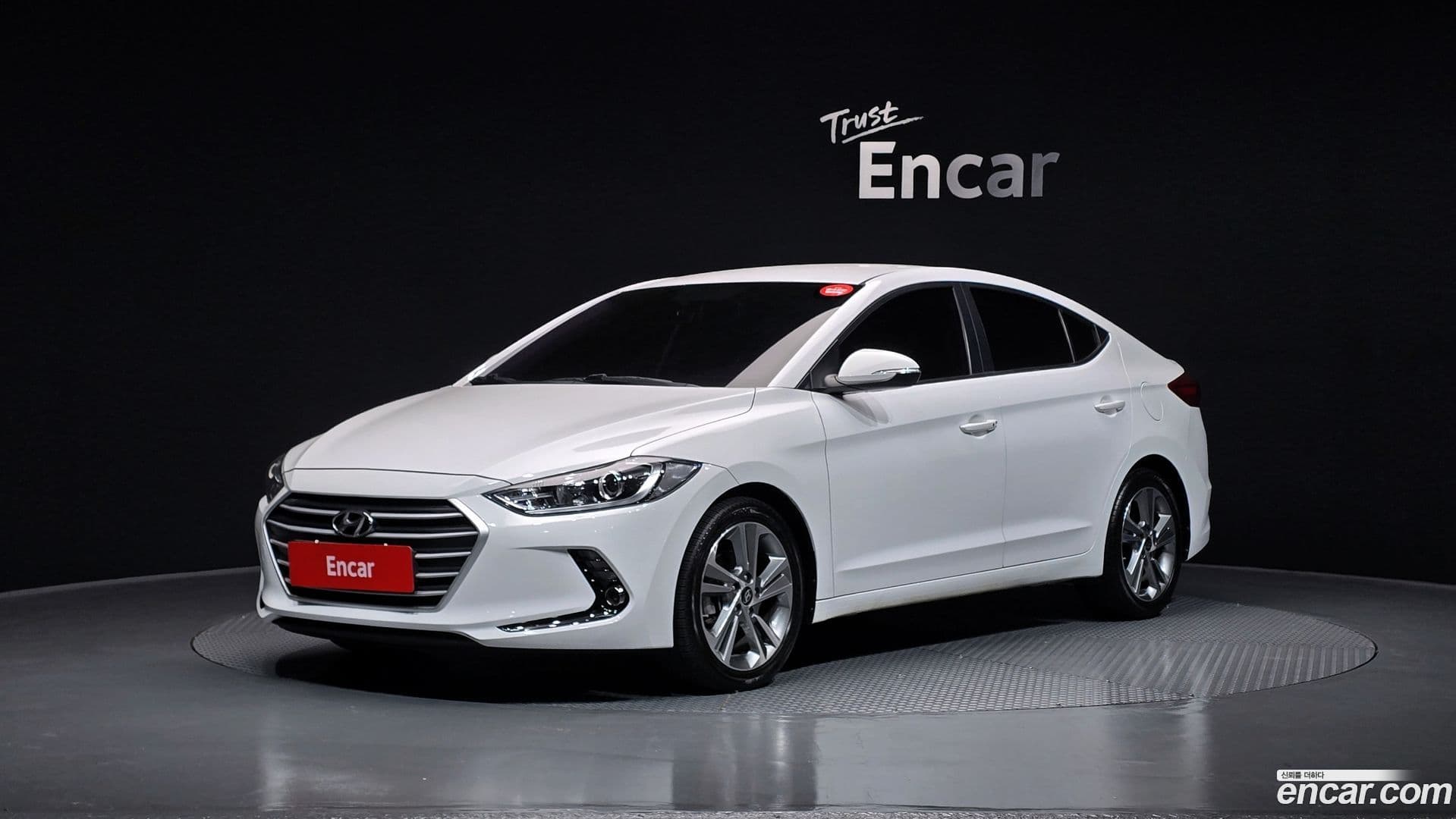 Main__Slider__Photo:AVANTE Hyundai 2018.3-0