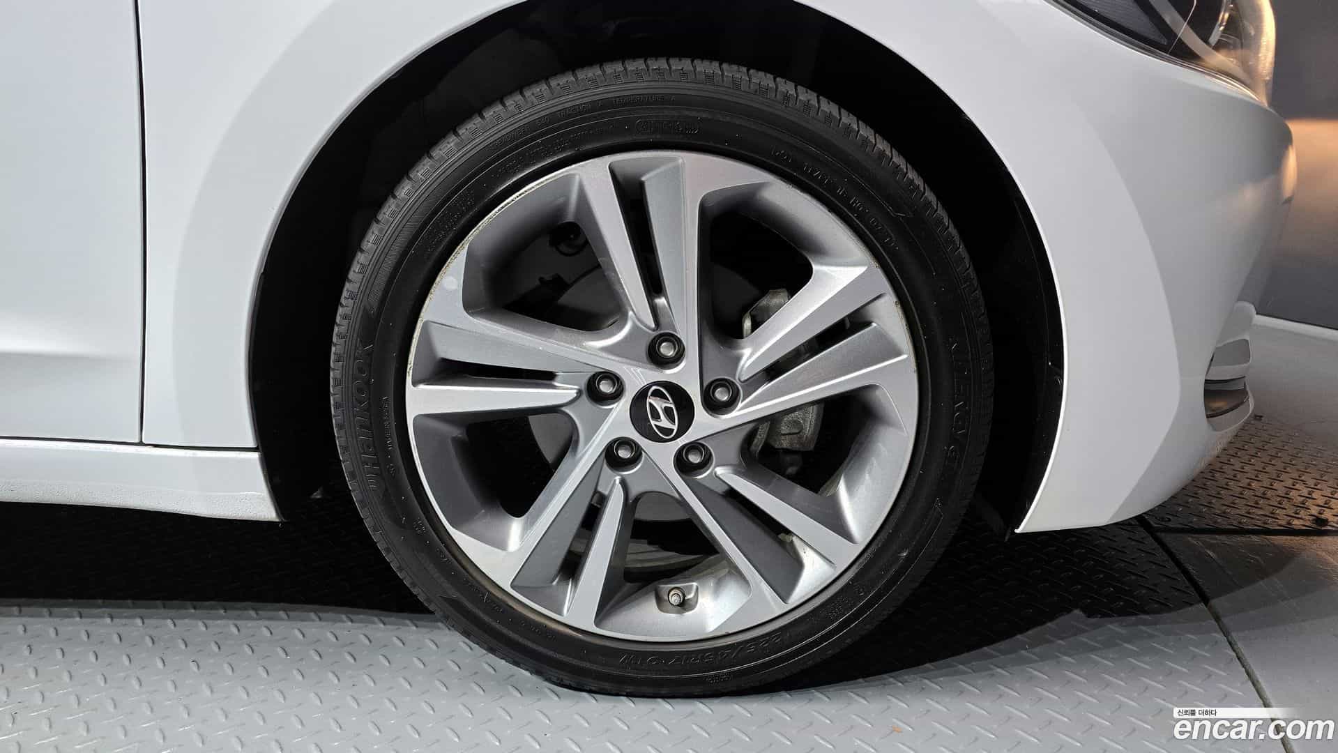 AVANTE Hyundai 2018.3-OUTER-005