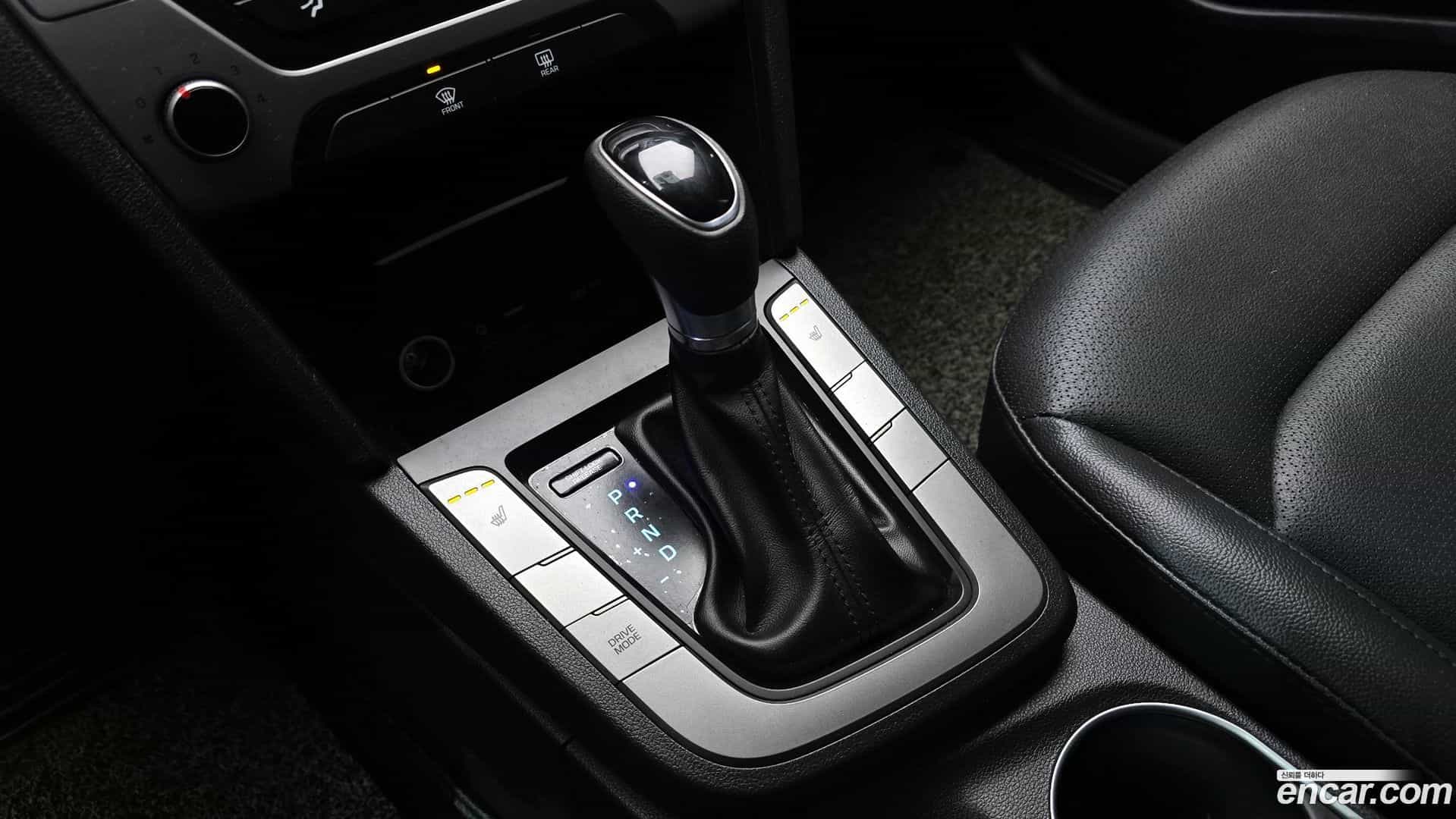 AVANTE Hyundai 2018.3-INNER-009