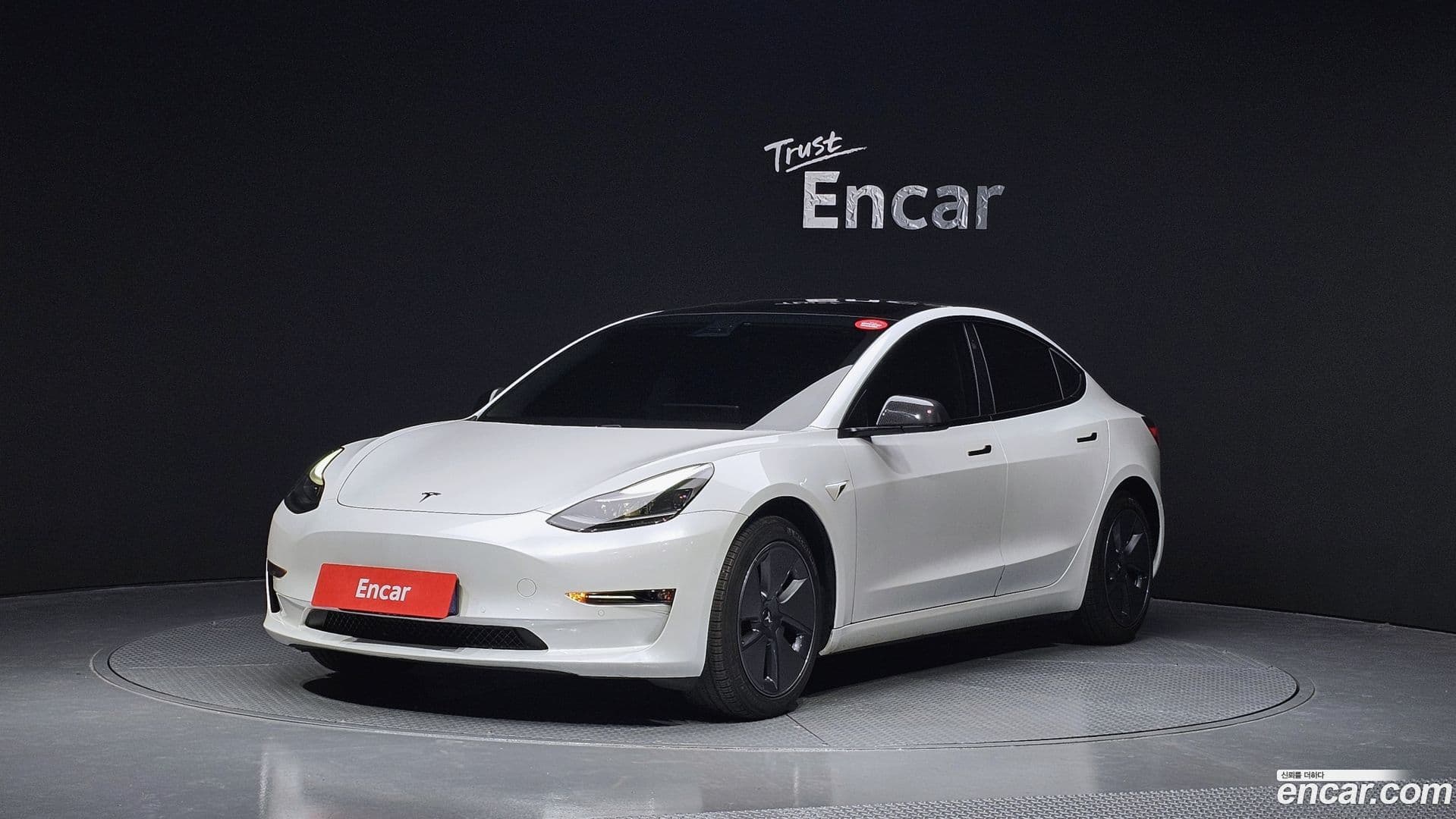 Main__Slider__Photo:Model 3 Tesla 2021.2-0