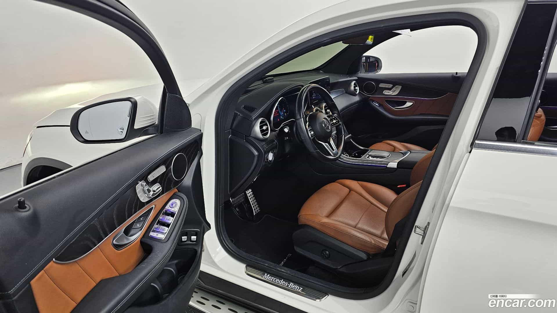 GLC-Class Mercedes-Benz 2022.11-OPTION-015