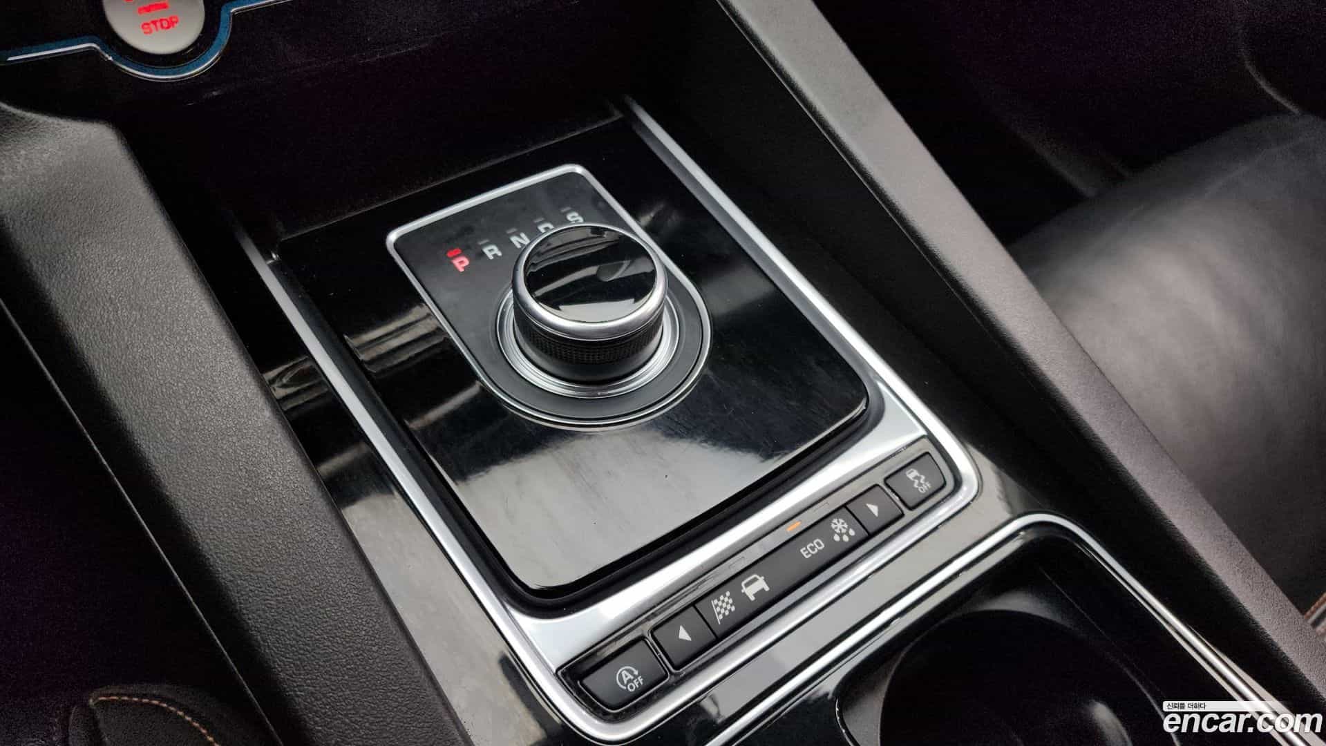 F-PACE Jaguar 2017.11-INNER-009
