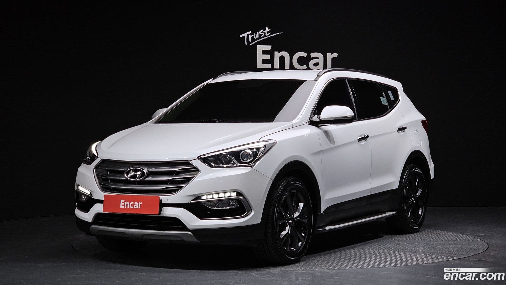 Main__Slider__Photo:Santafe Hyundai 2017.6-0