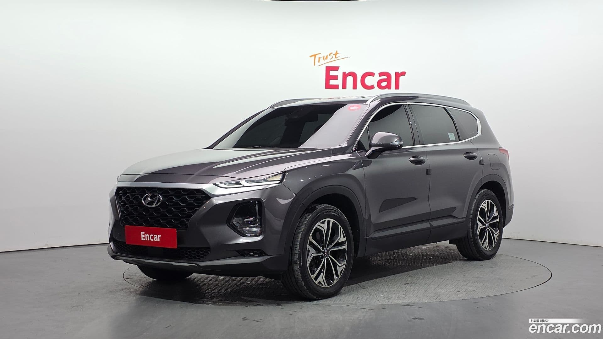 Main__Slider__Photo:Santafe Hyundai 2019.0-0