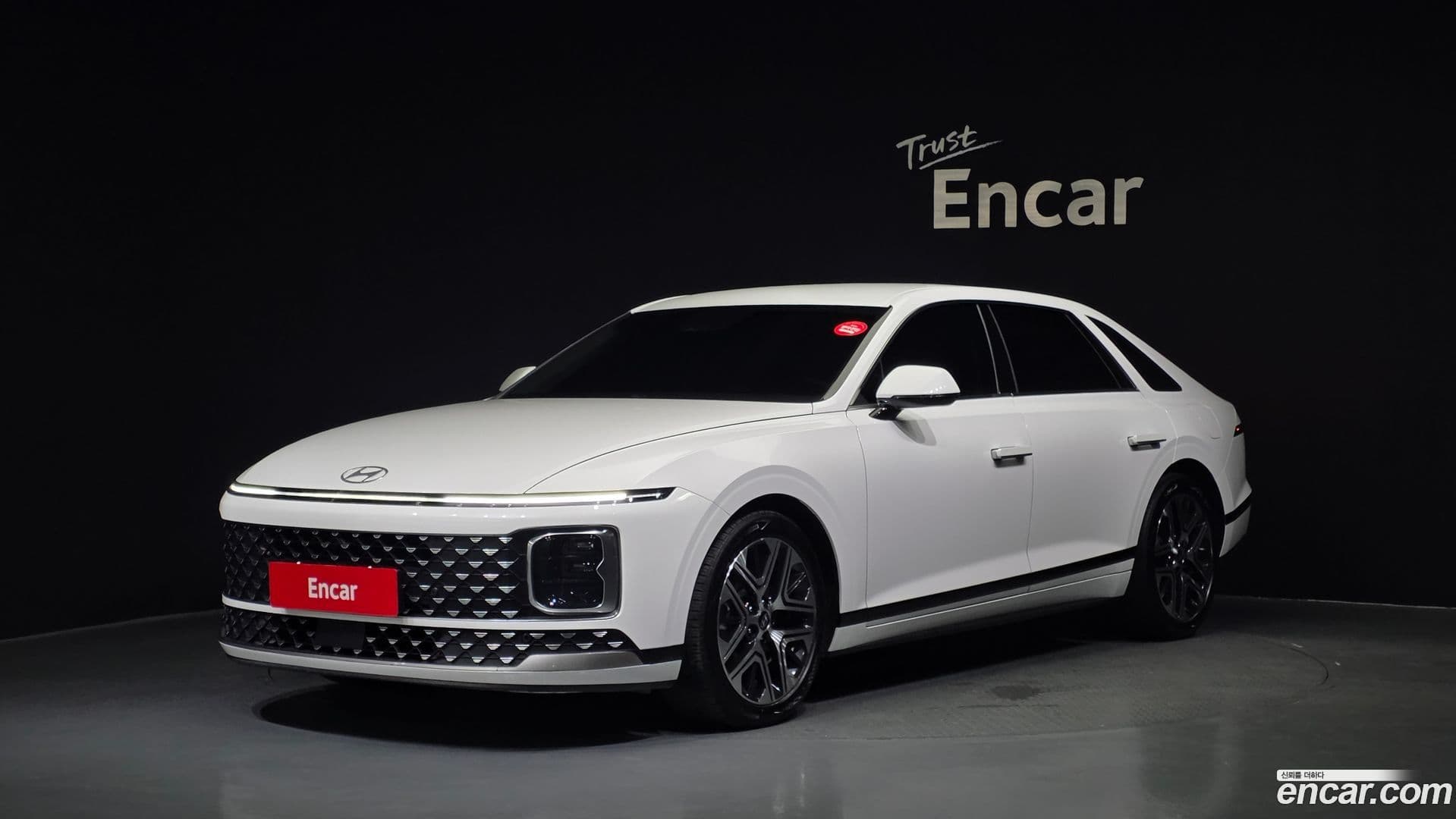 Main__Slider__Photo:Grandeur Hyundai 2023.0-0