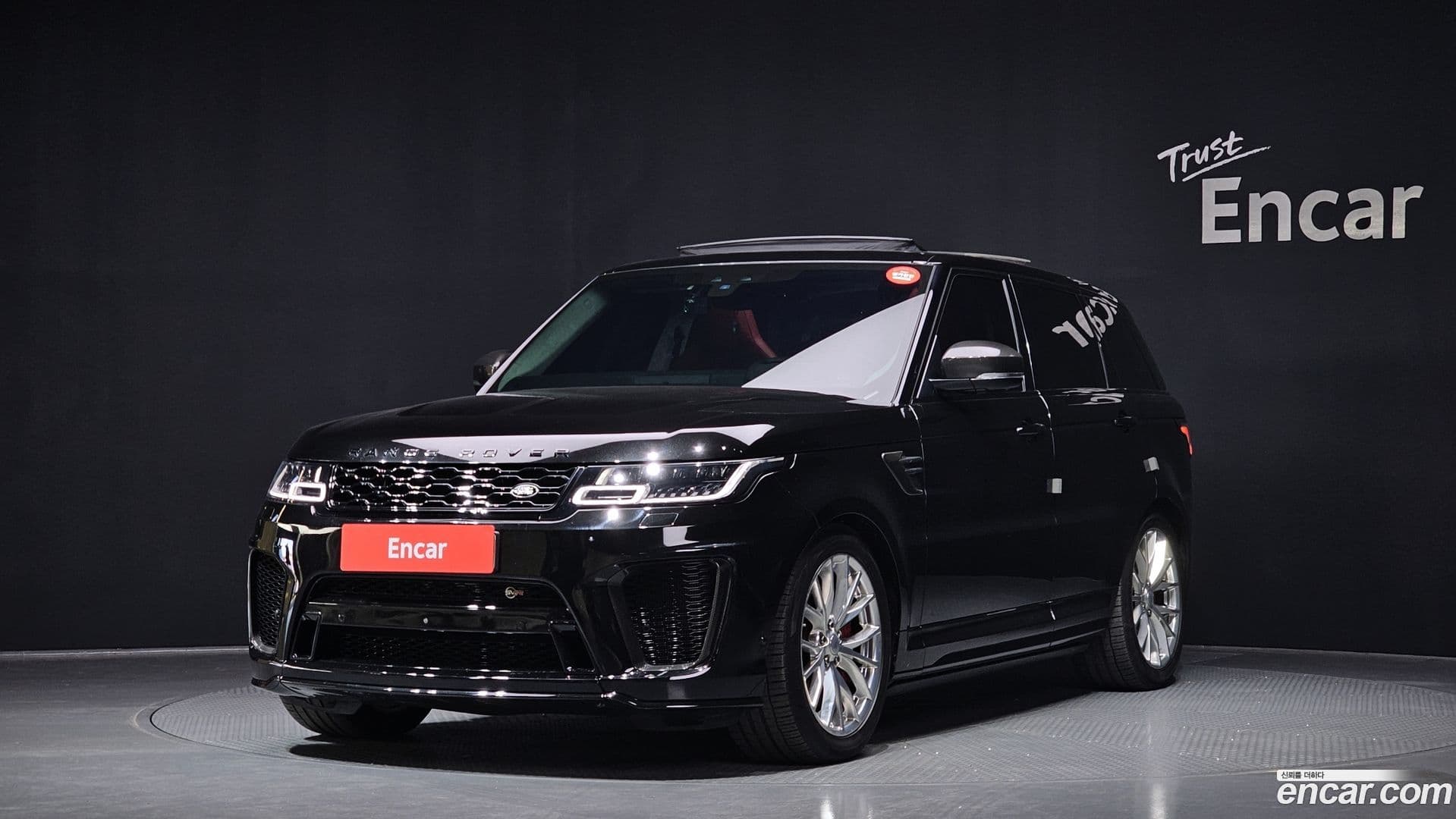 Main__Slider__Photo:Range Rover Sport Land Rover 2019.7-0