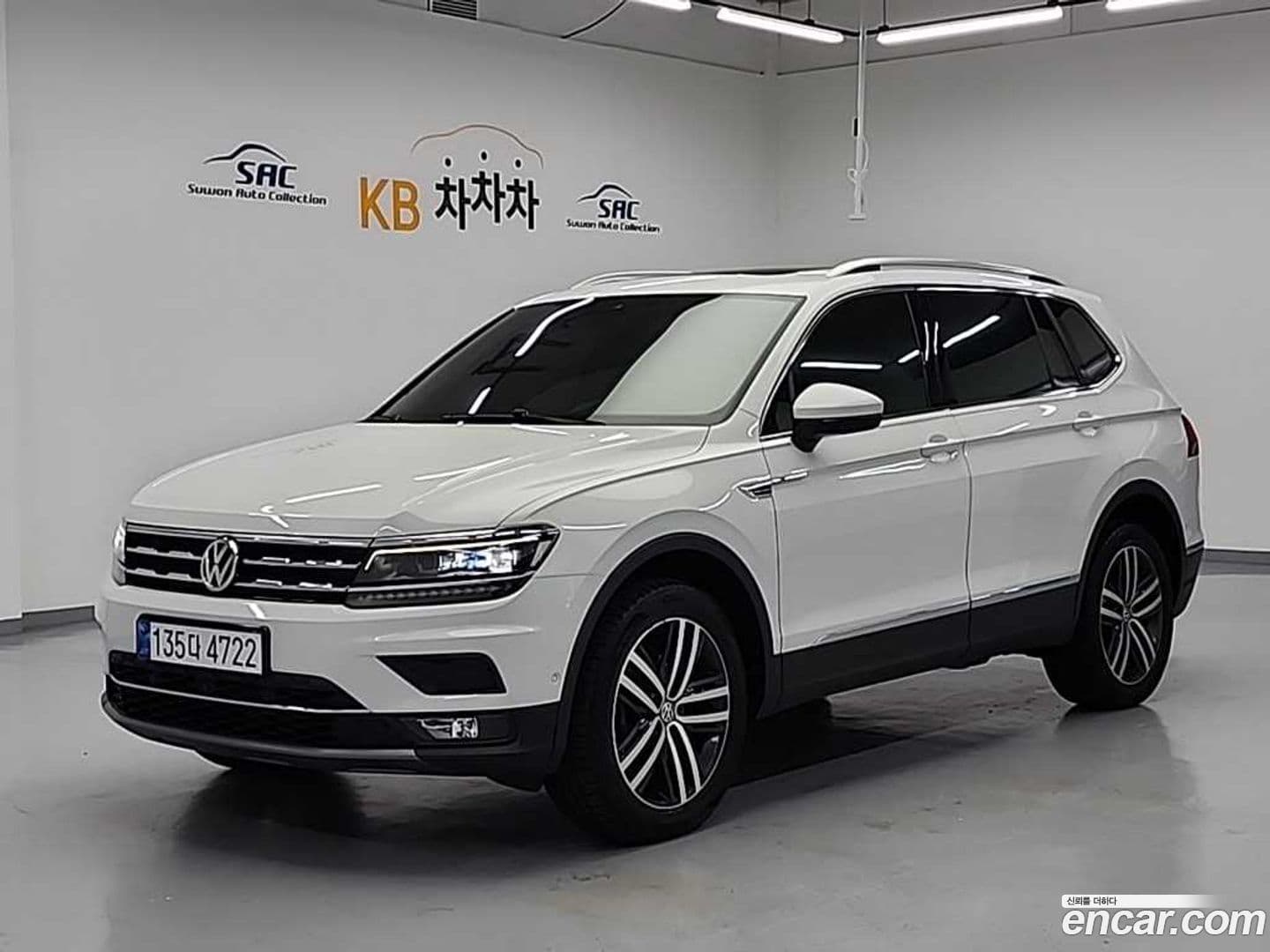 Main__Slider__Photo:Tiguan Volkswagen 2020.9-0