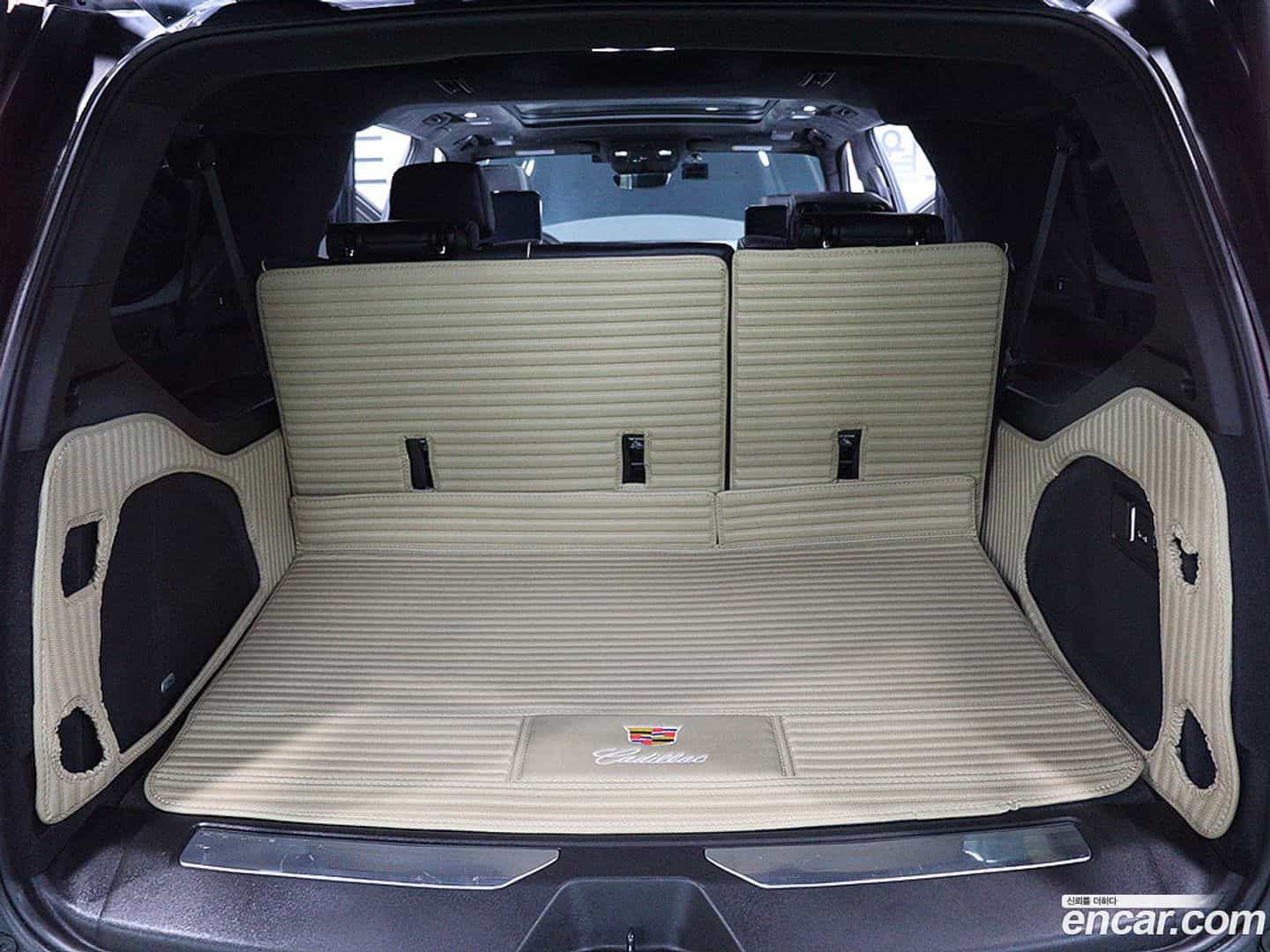 Escalade Cadillac 2021.6-OUTER-005