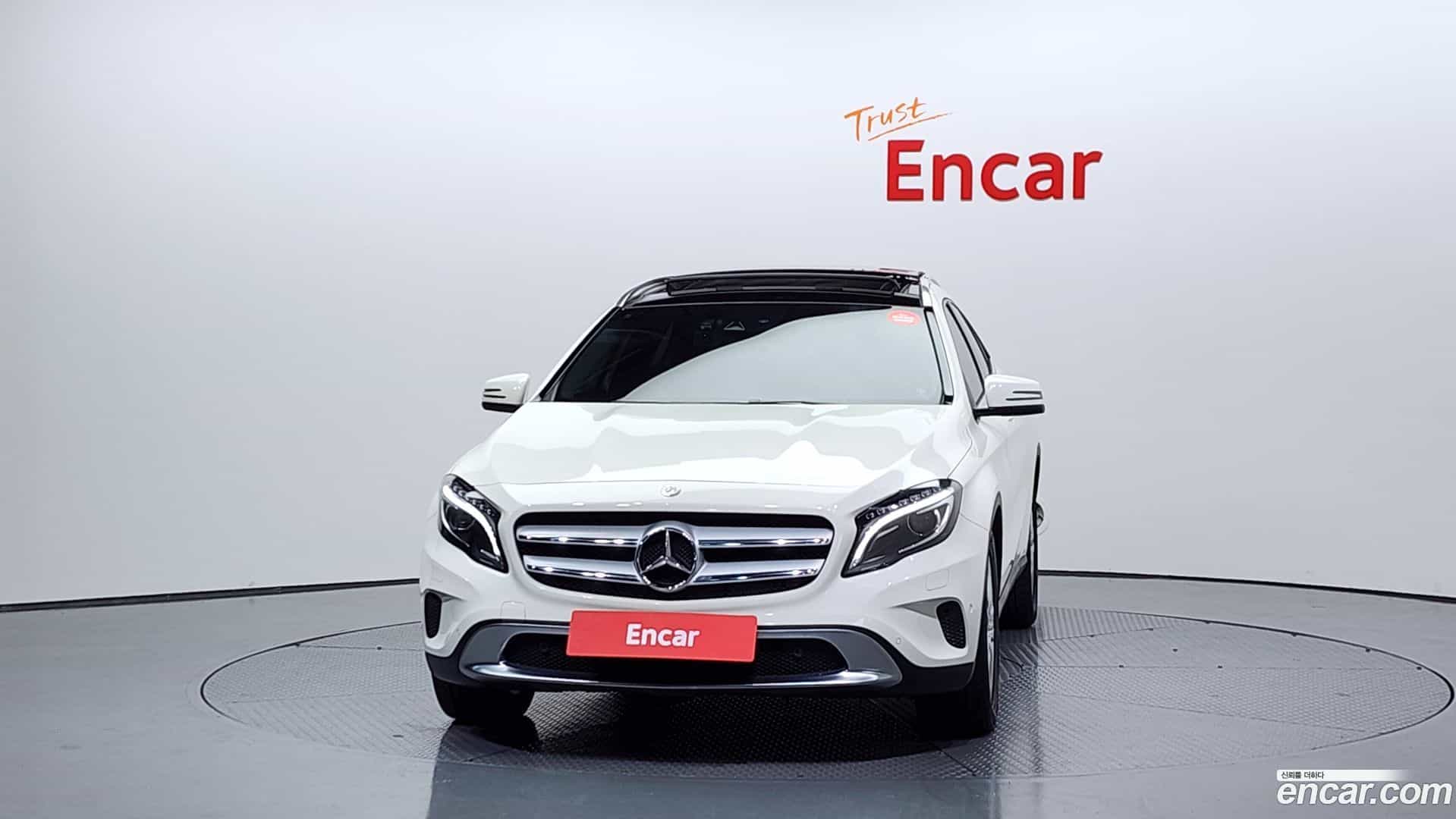 GLA-Class Mercedes-Benz 2016.2-OUTER-003