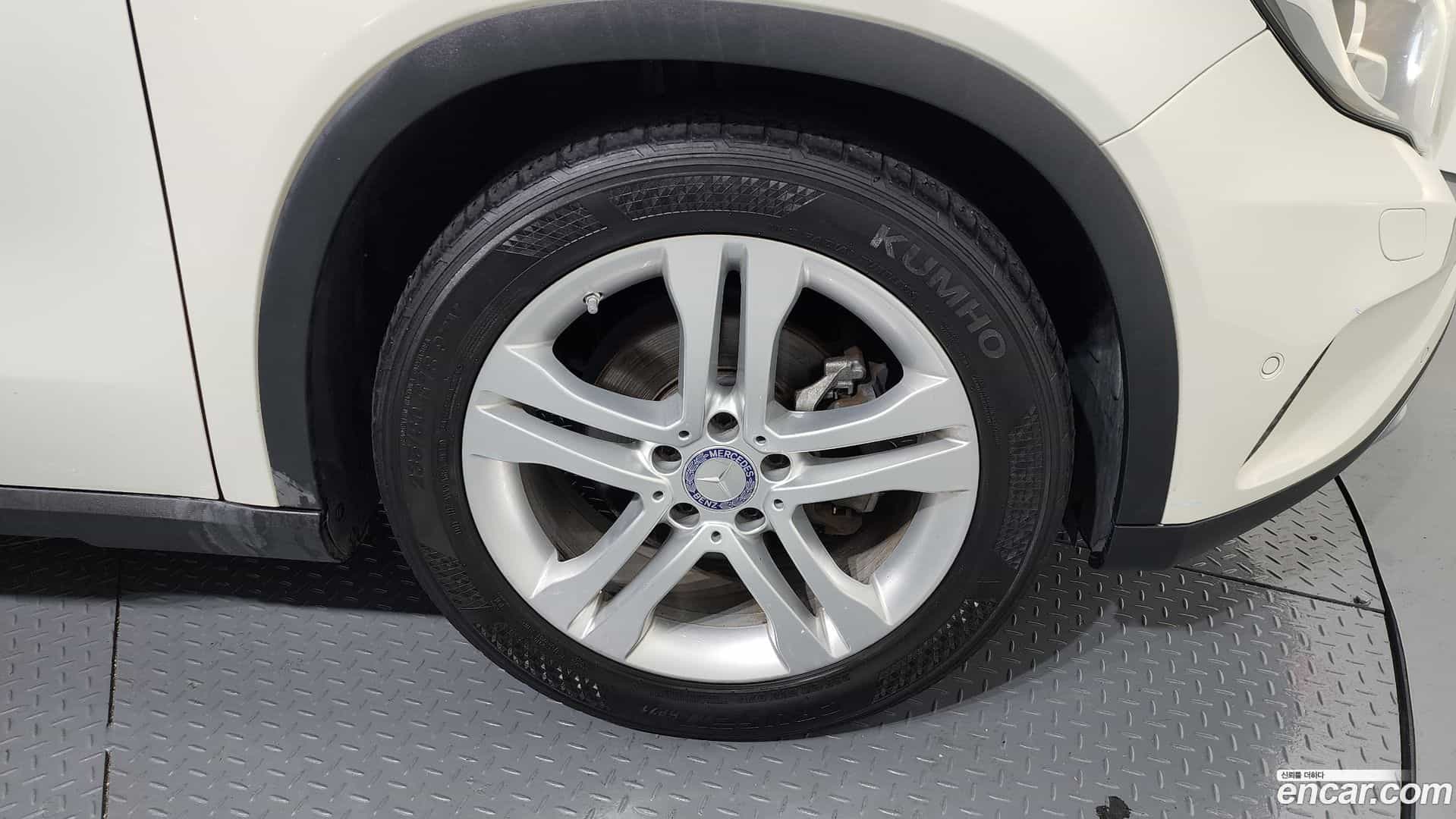 GLA-Class Mercedes-Benz 2016.2-OUTER-005