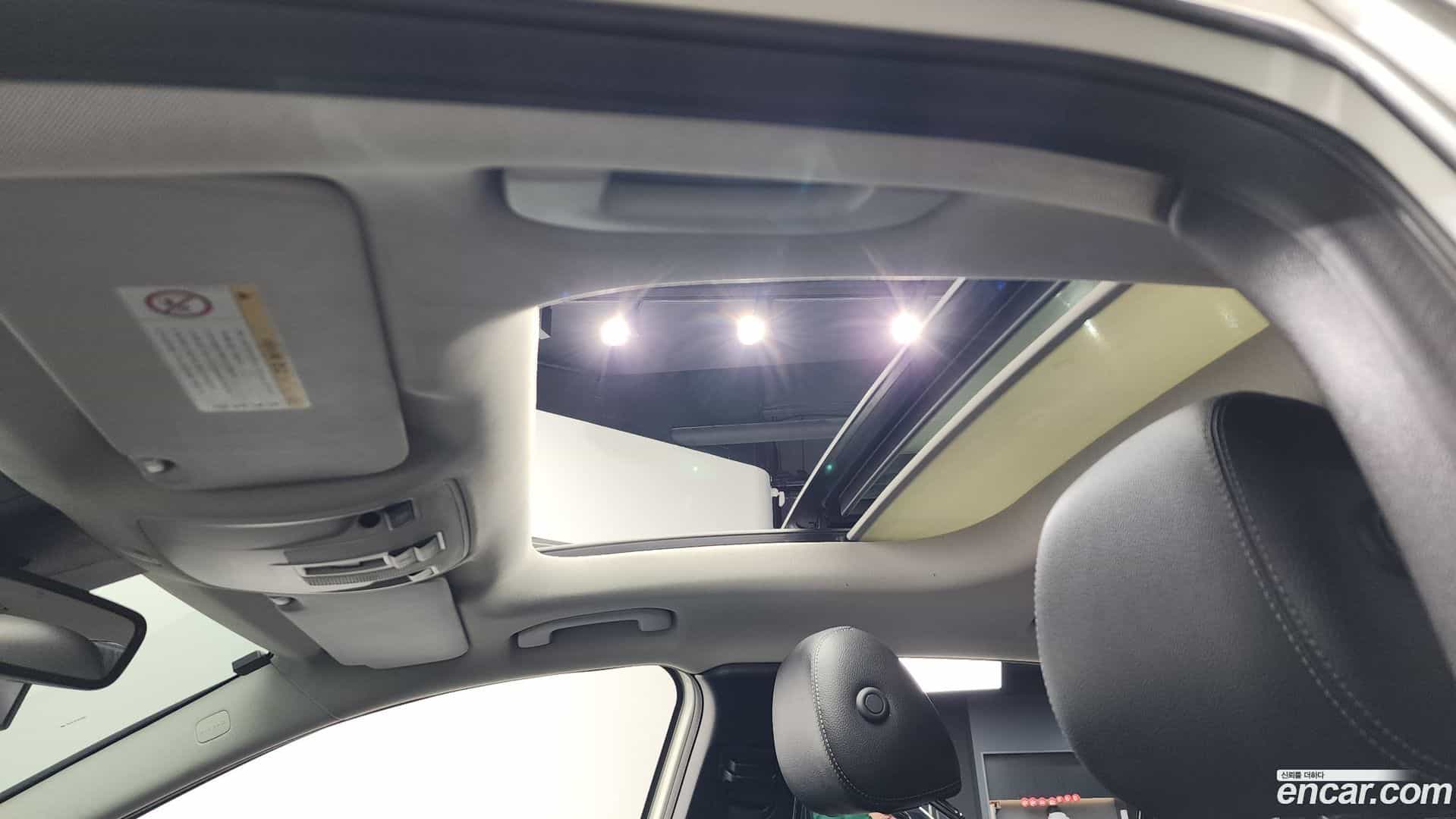 GLA-Class Mercedes-Benz 2016.2-OPTION-021