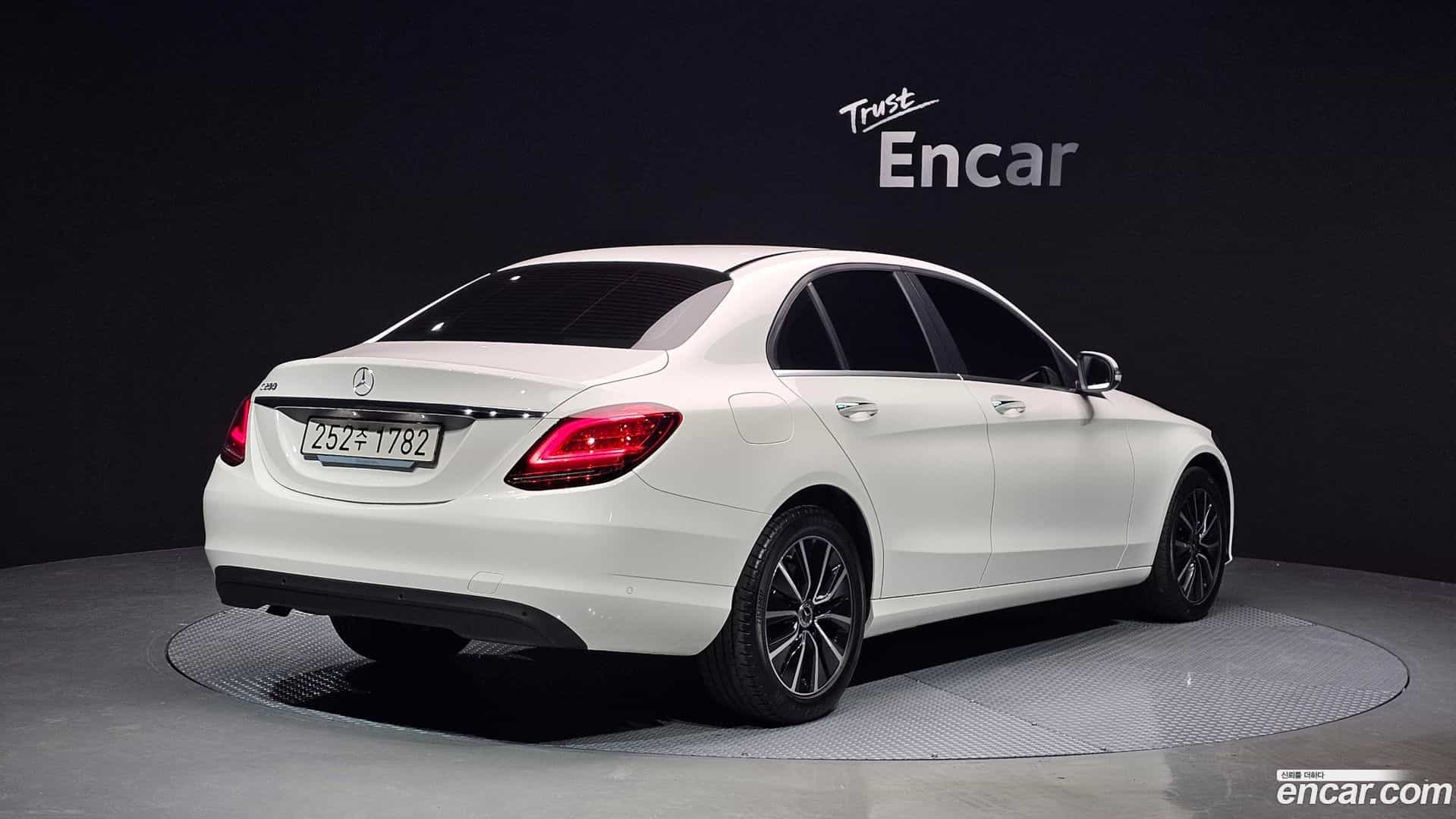 C-Class Mercedes-Benz 2019.9-OUTER-002