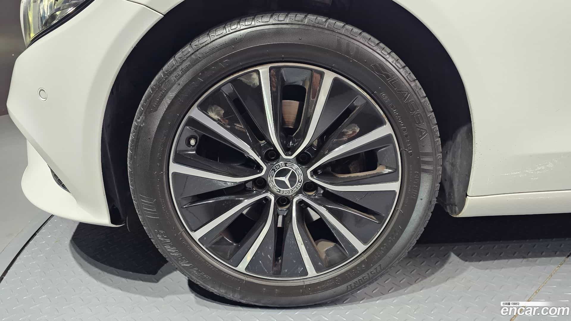 C-Class Mercedes-Benz 2019.9-OUTER-005