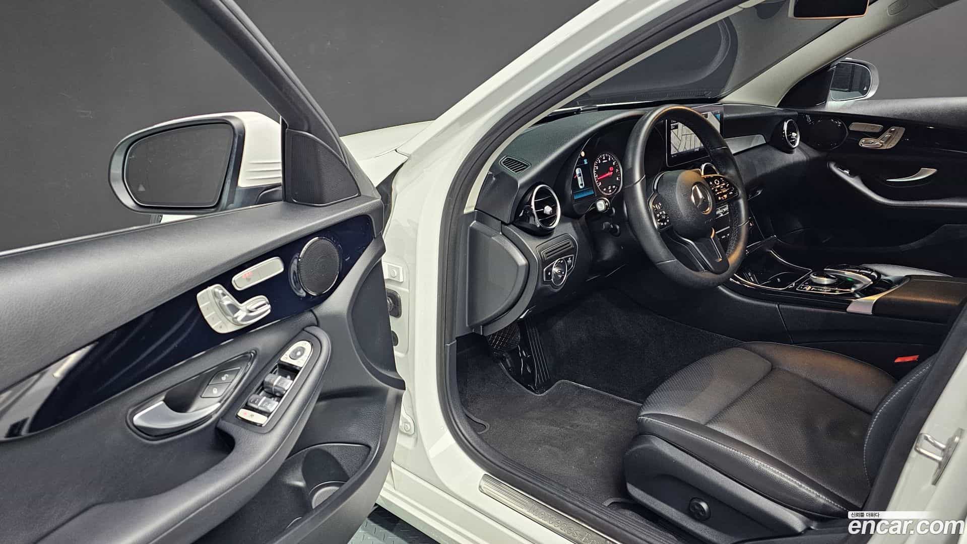 C-Class Mercedes-Benz 2019.9-OPTION-015