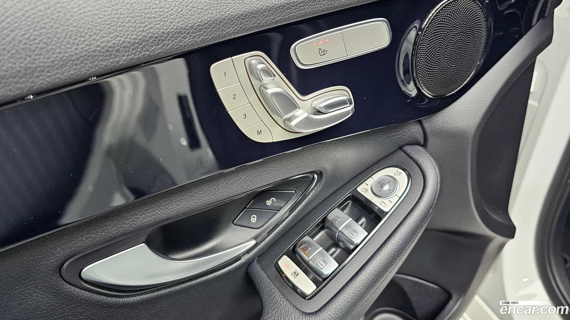 C-Class Mercedes-Benz 2019.9-OPTION-016