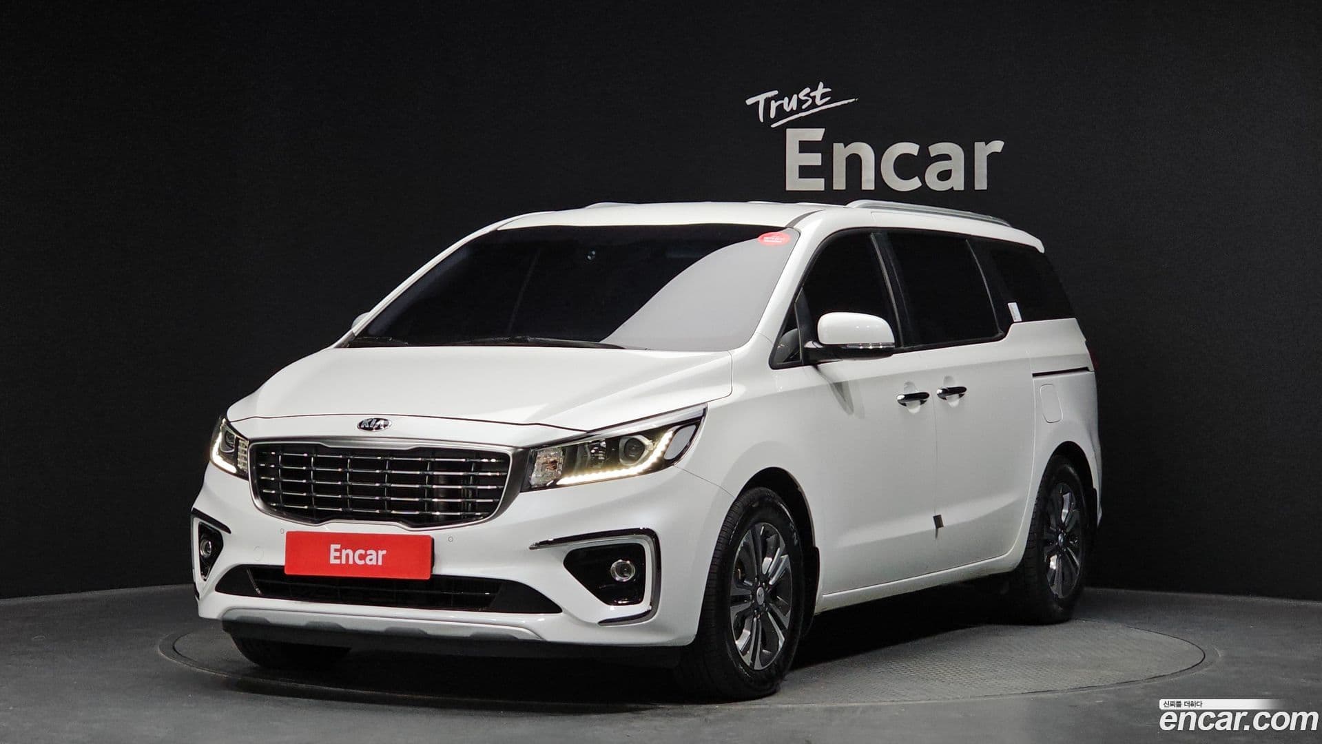 Main__Slider__Photo:Canival Kia 2018.4-0