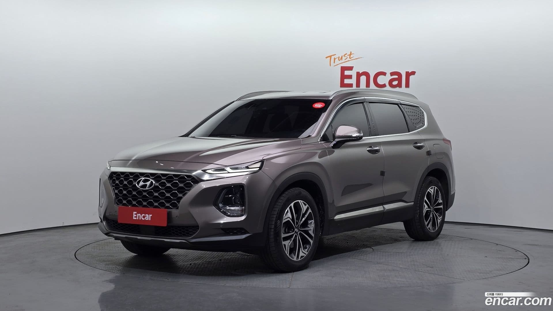 Main__Slider__Photo:Santafe Hyundai 2018.2-0