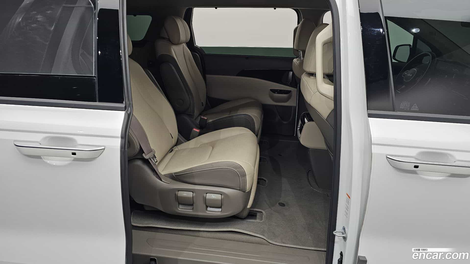 Canival Kia 2021.8-OPTION-016