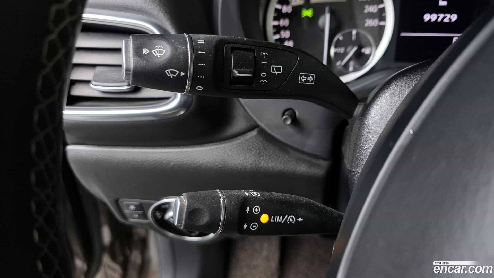 Q30 Infiniti 2017.10-OPTION-017