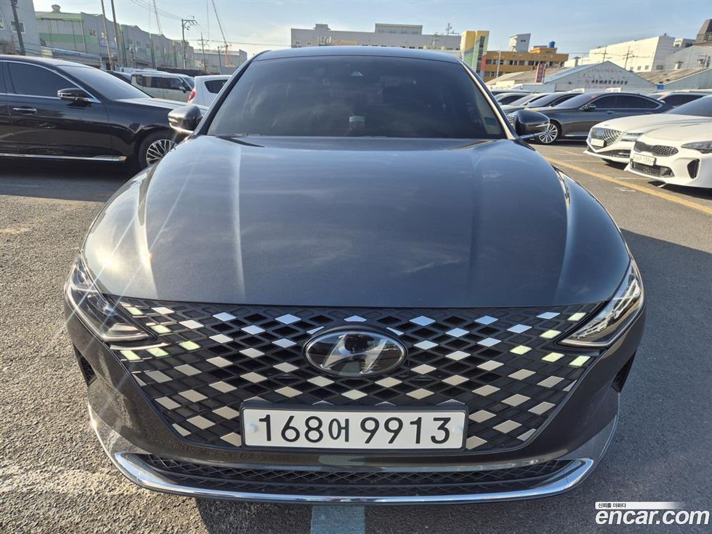 Main__Slider__Photo:Grandeur Hyundai 2020.7-0