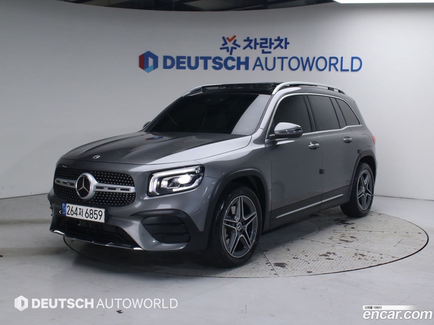 Main__Slider__Photo:GLB-Class Mercedes-Benz 2022.2-0